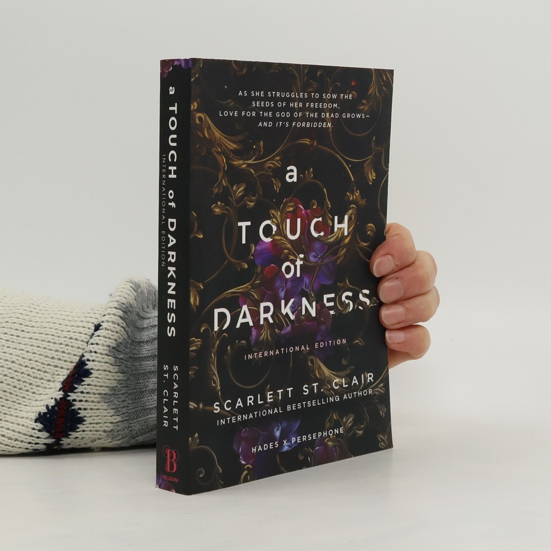 Scarlett St. Clair A Touch of Darkness