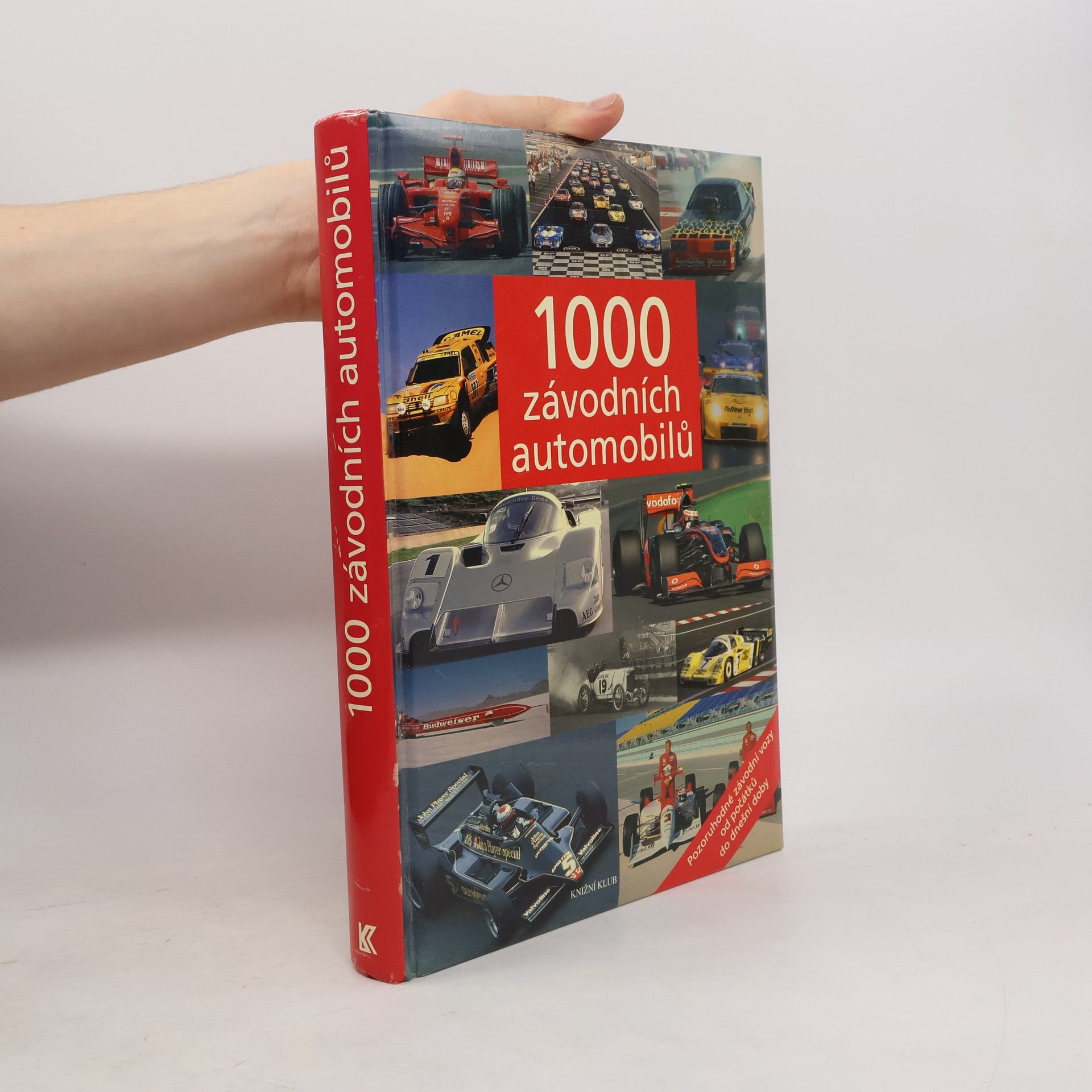 1000 závodních automobilů