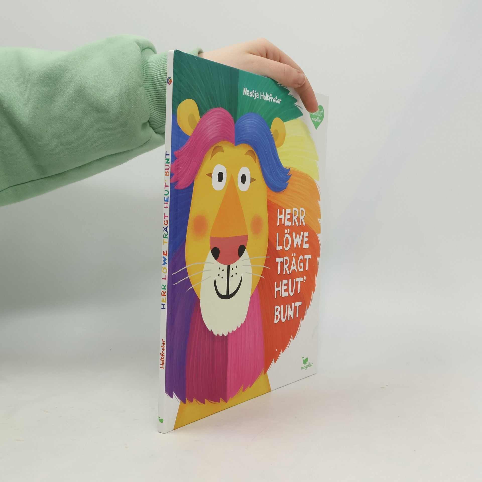 Nastja Holtfreter Herr Löwe trägt heut' bunt