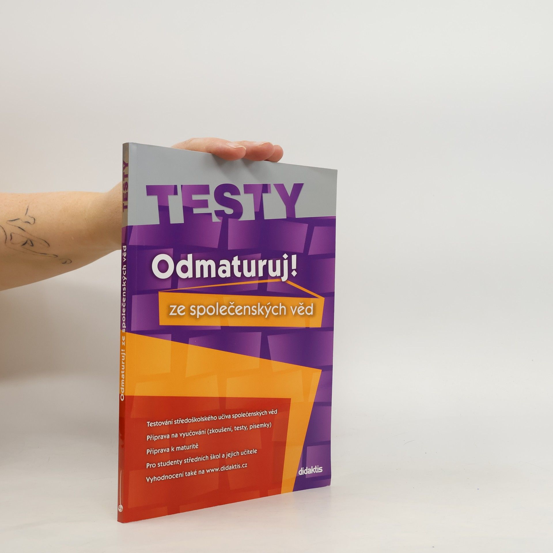 Miloslava Blažková Odmaturuj! ze společenských věd. Testy