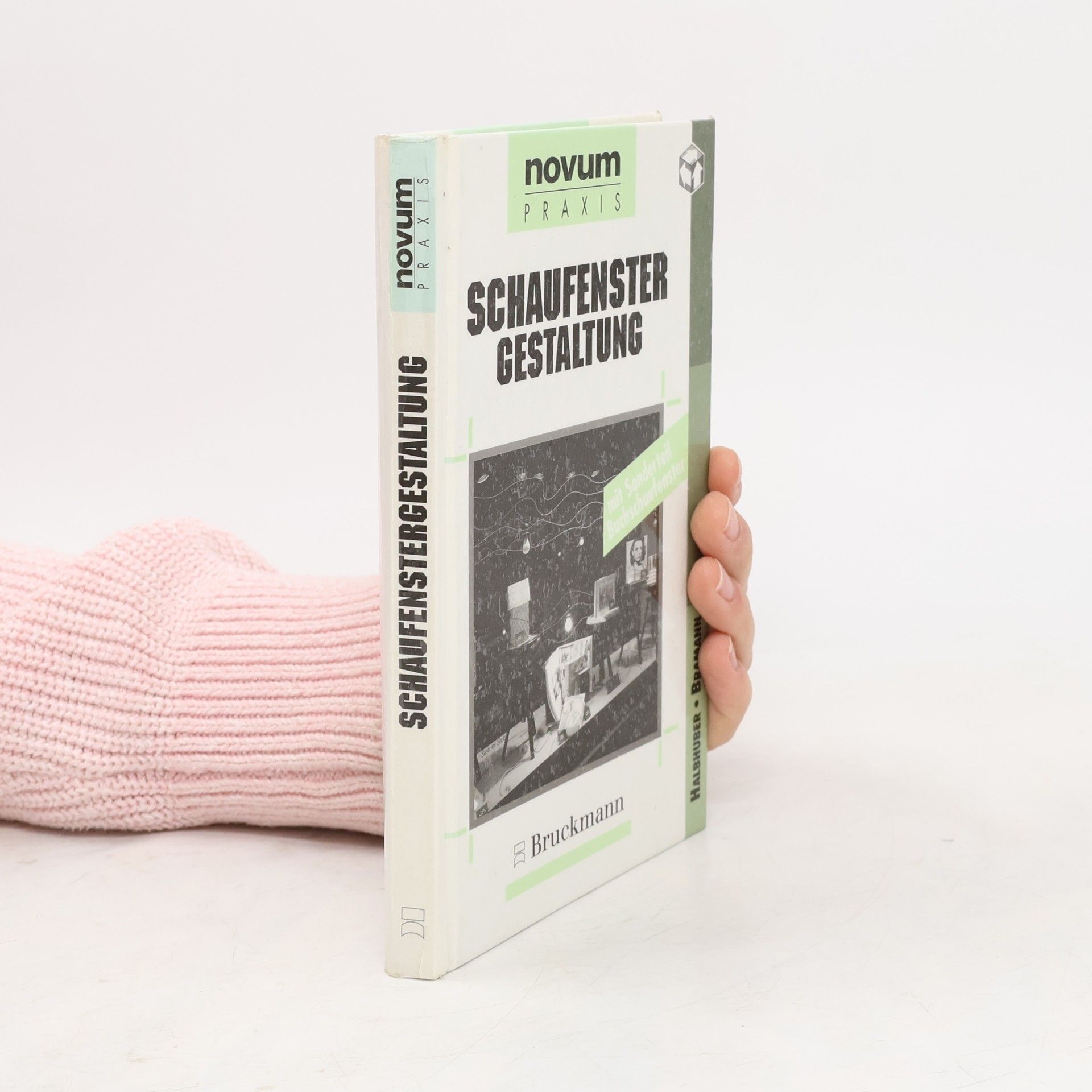 Lothar Halbhuber Novum Praxis: Schaufenstergestaltung