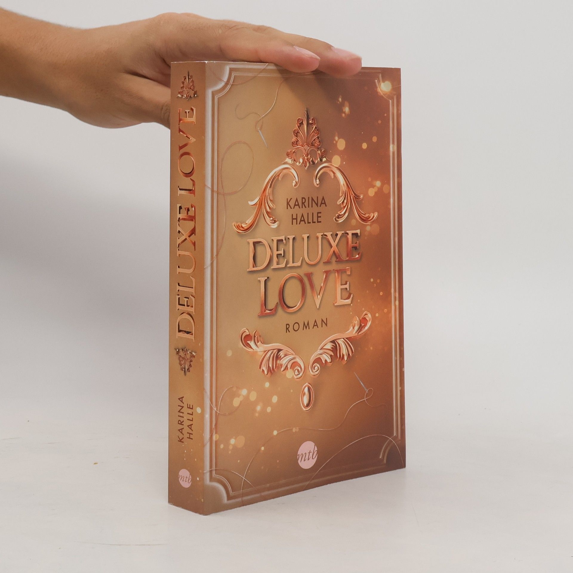 Karina Halle Deluxe Love
