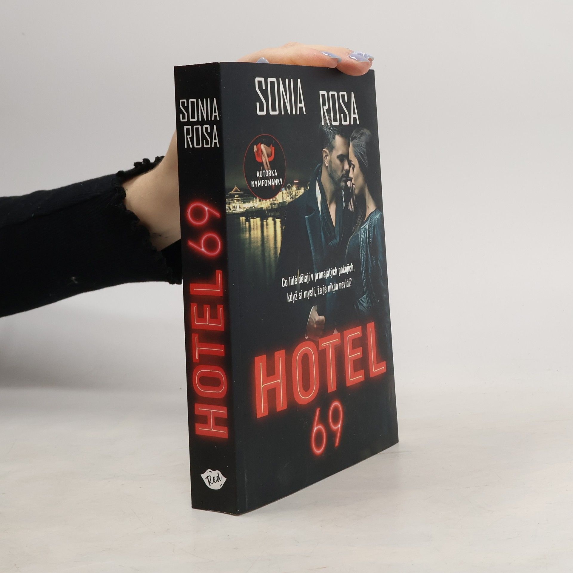 Hotel 69