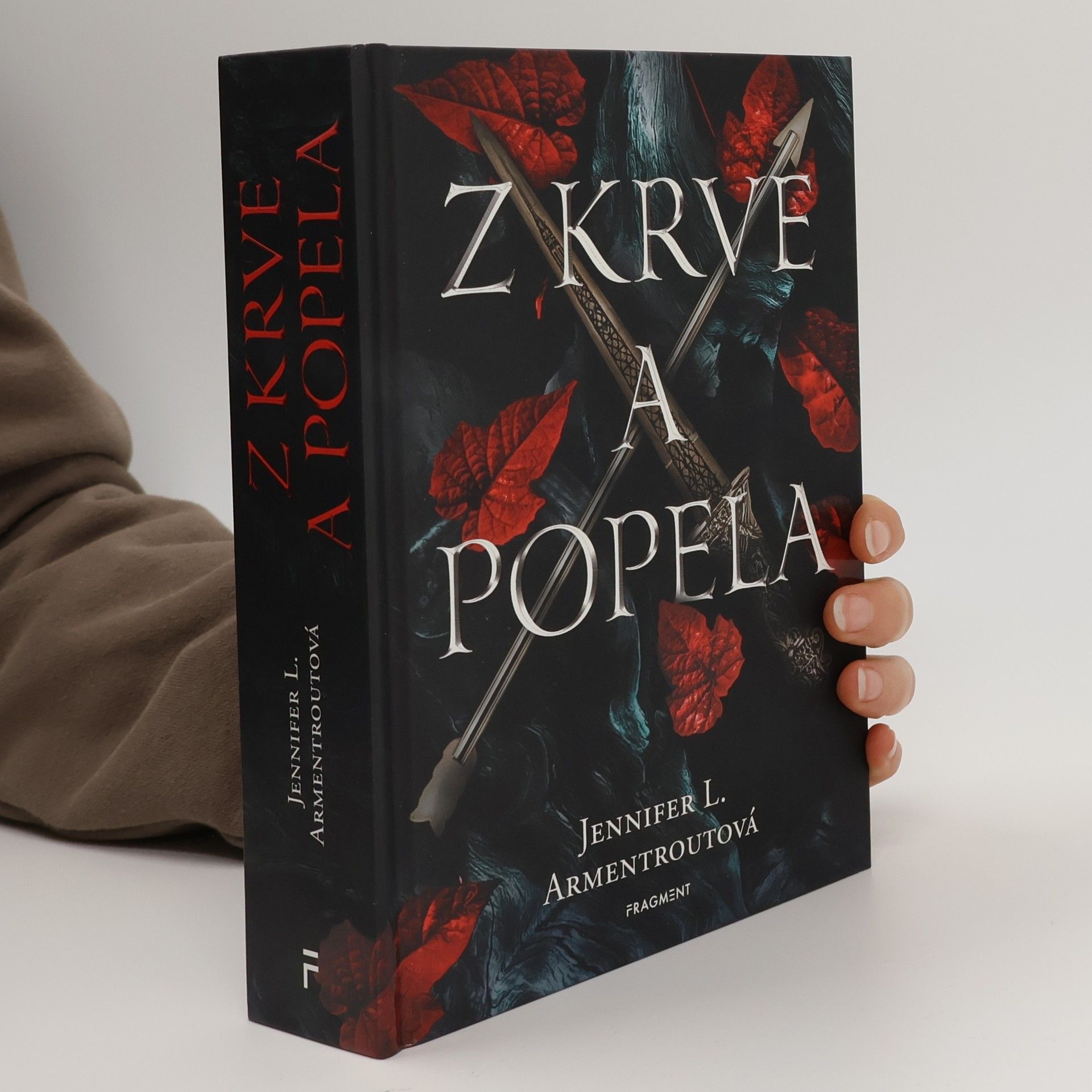 Jennifer L. Armentrout Z krve a popela