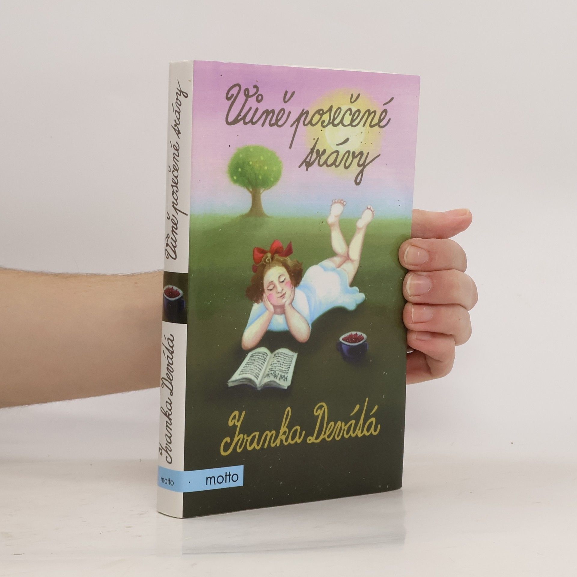 Ivanka Devátá Vůně posečené trávy