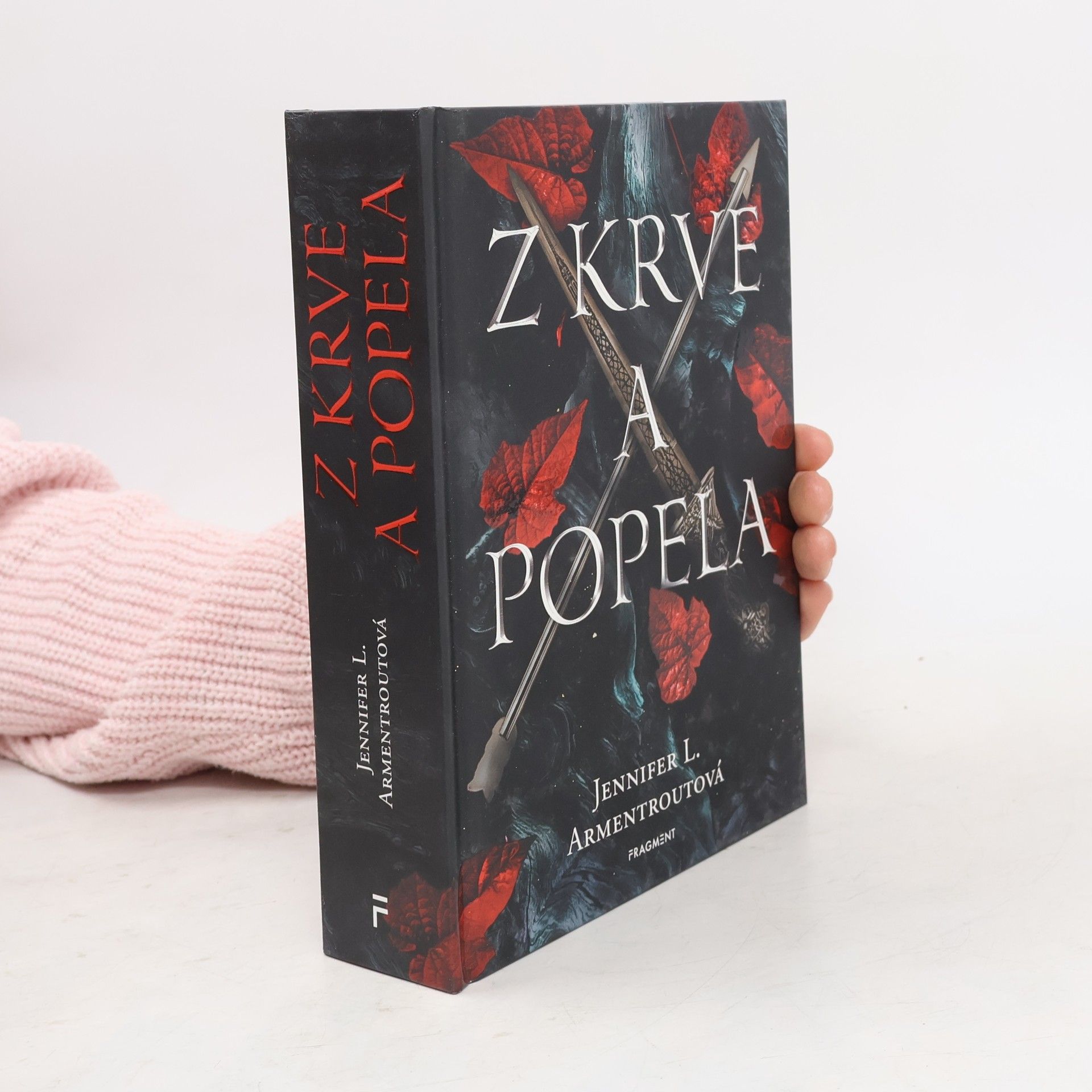 Jennifer L. Armentrout Z krve a popela