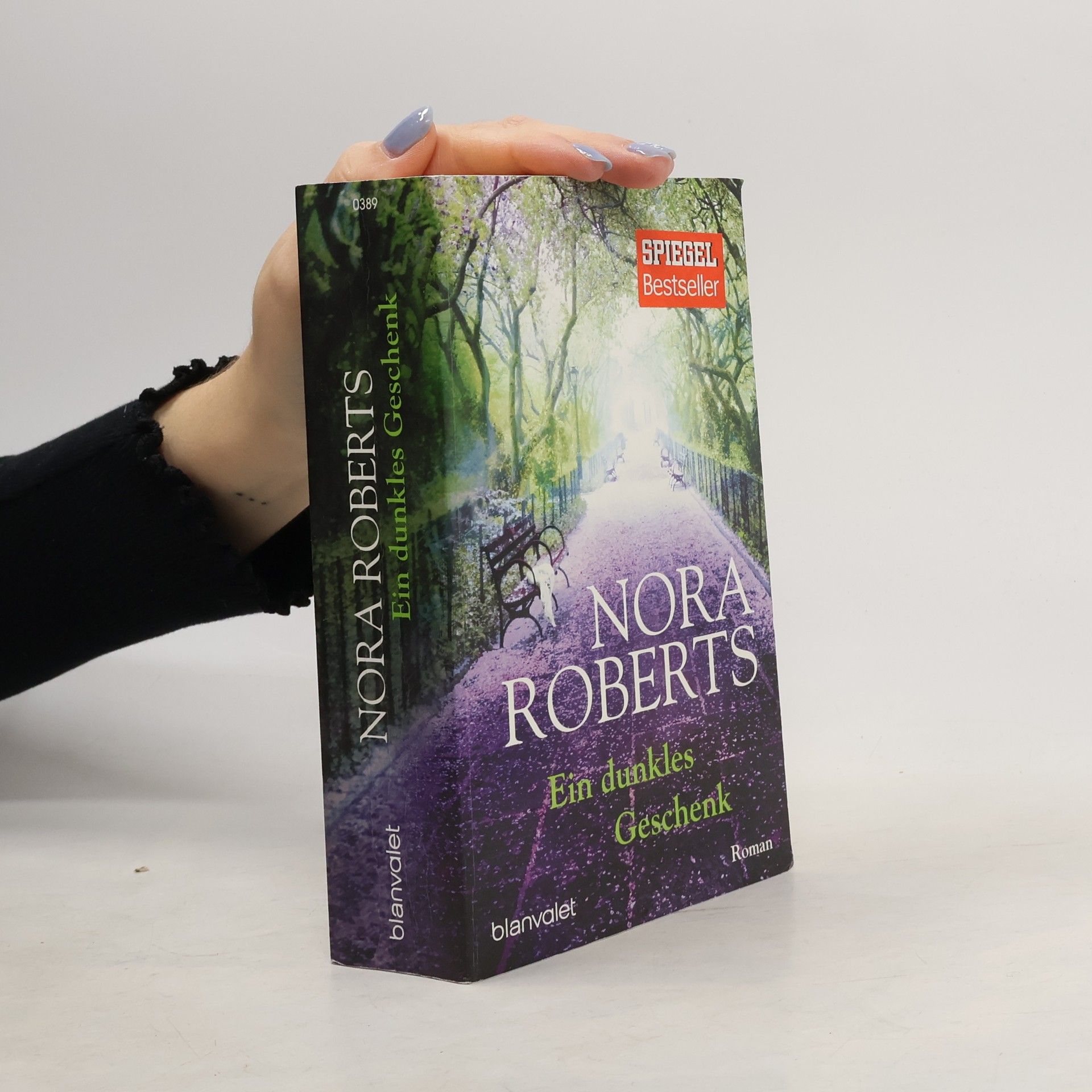 Nora Roberts Ein dunkles Geschenk: roman