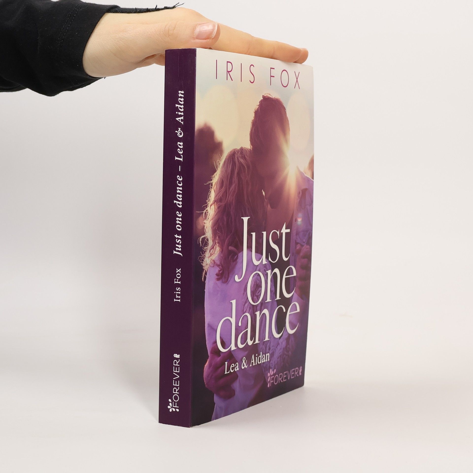 Iris Fox Just one dance - Lea & Aidan