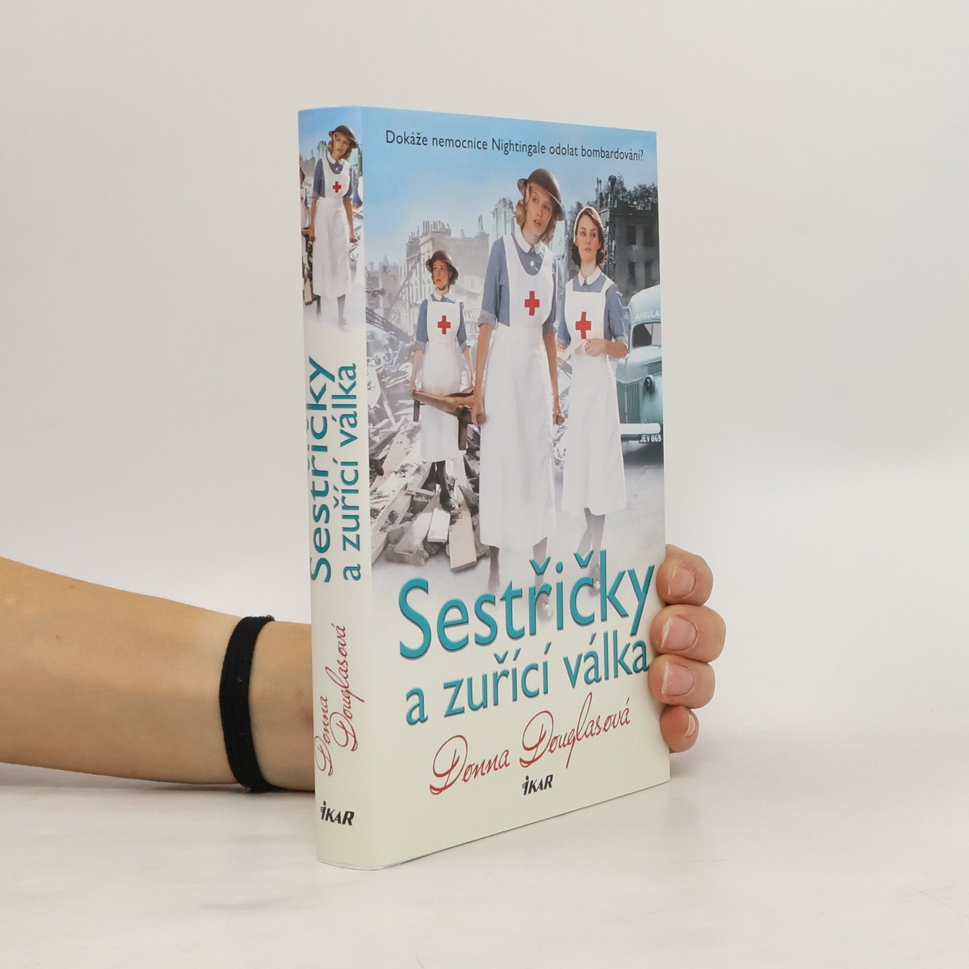 Donna Douglas Sestřičky a zuřící válka