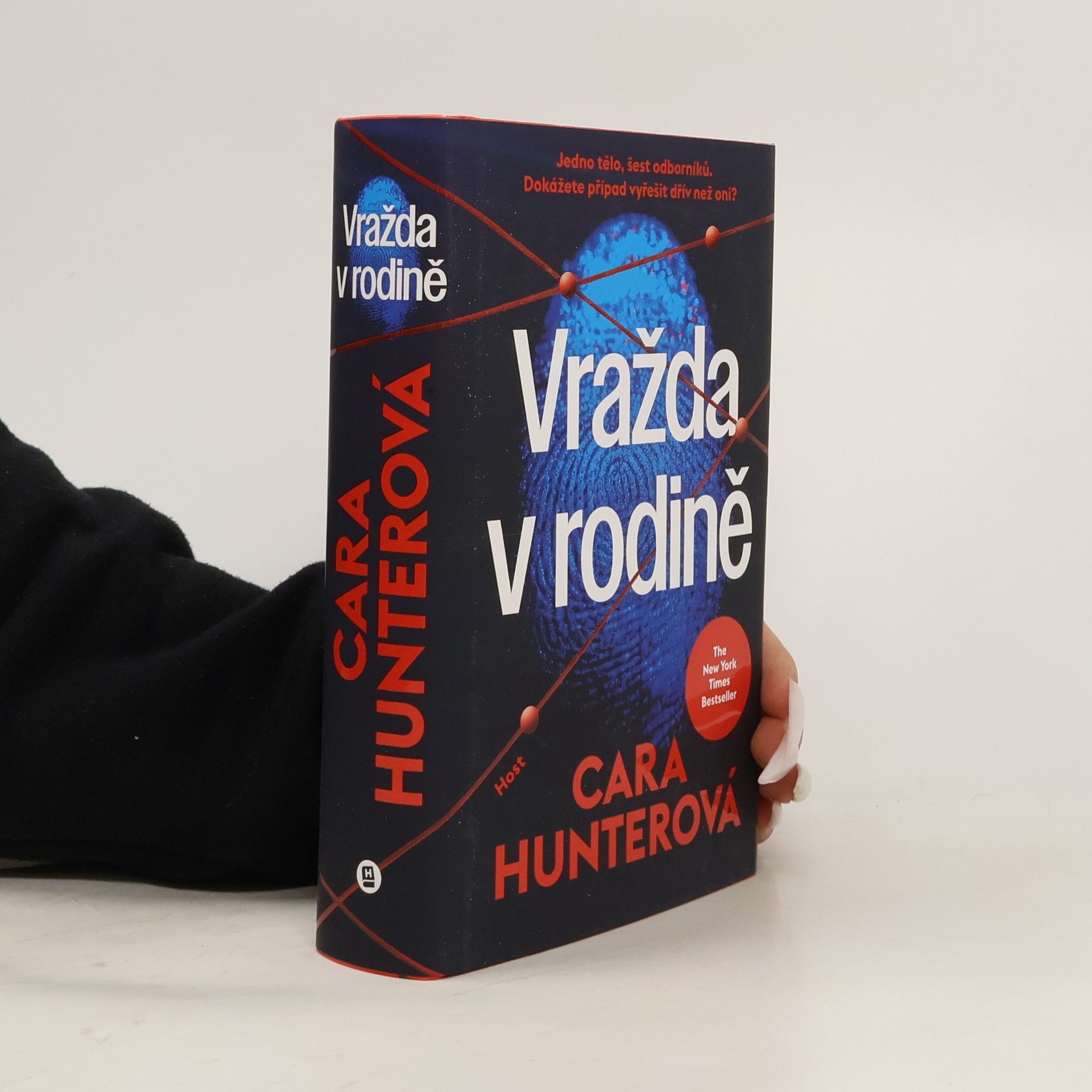 Cara Hunter Vražda v rodině