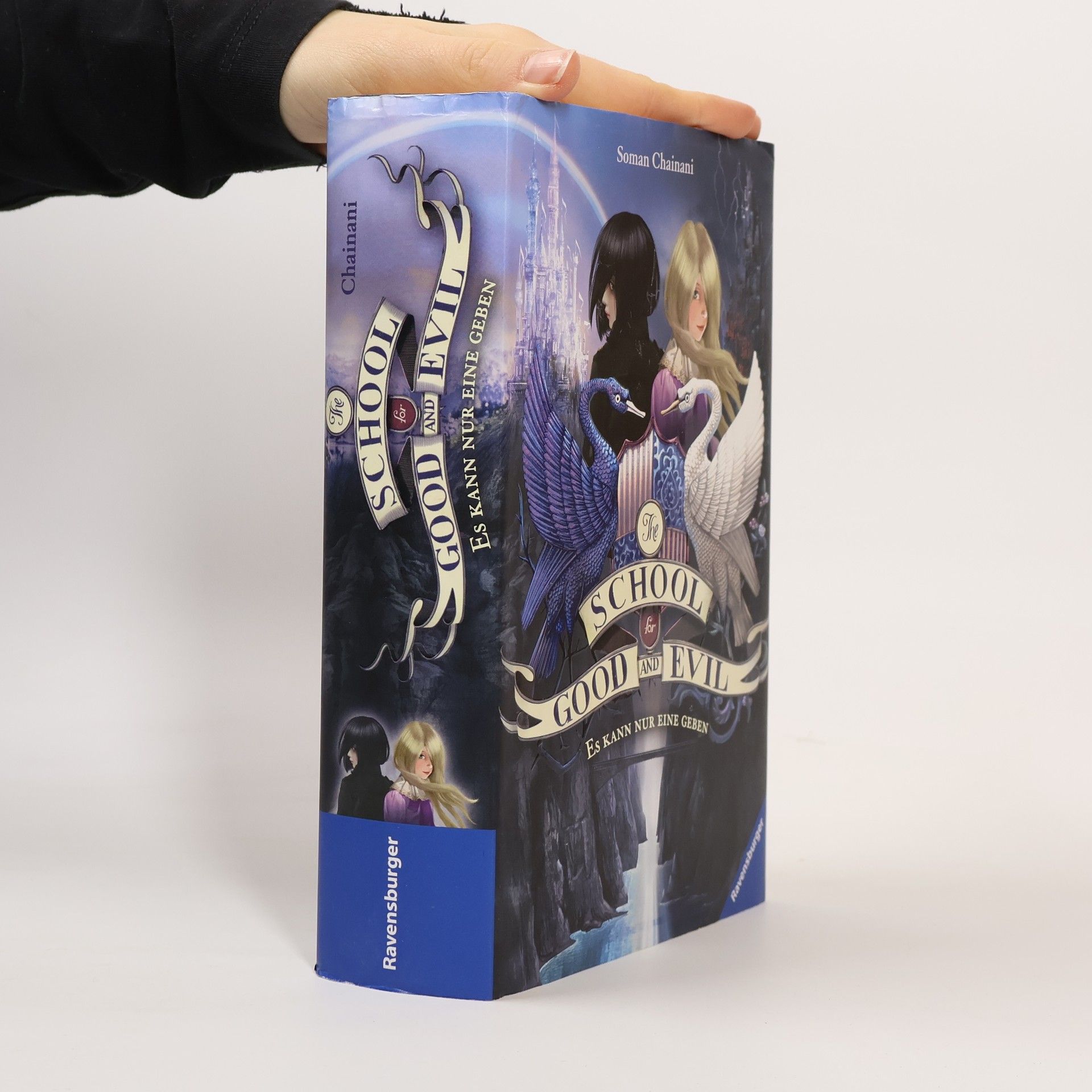 Soman Chainani The School for Good and Evil 1