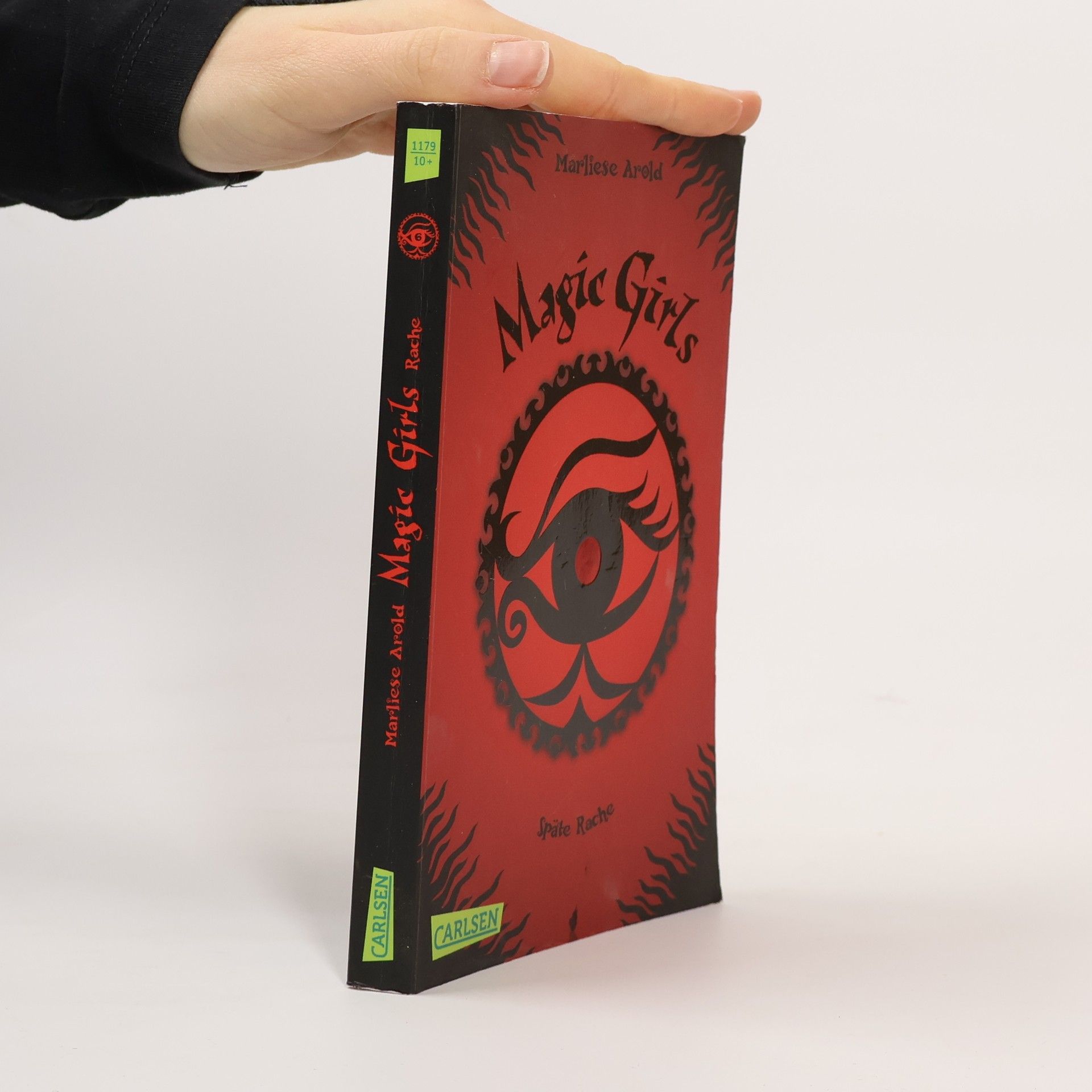 MArliese Aroldová Magic Girls 6