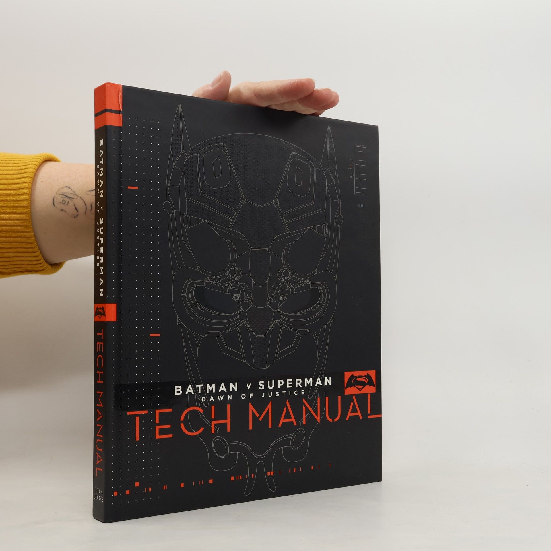 Batman V Superman: Dawn of Justice: Tech Manual