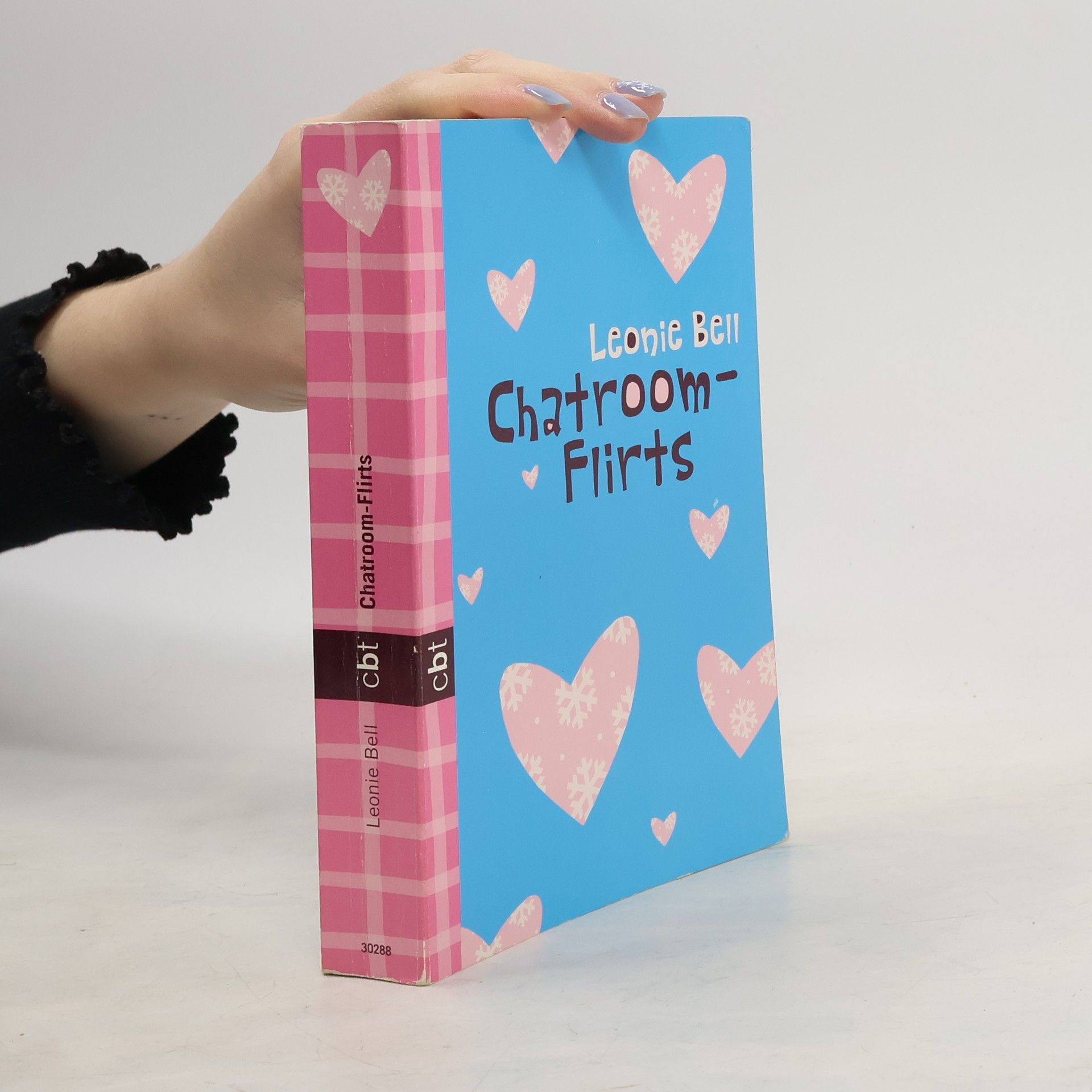 Leonie Bell Chatroom-Flirts