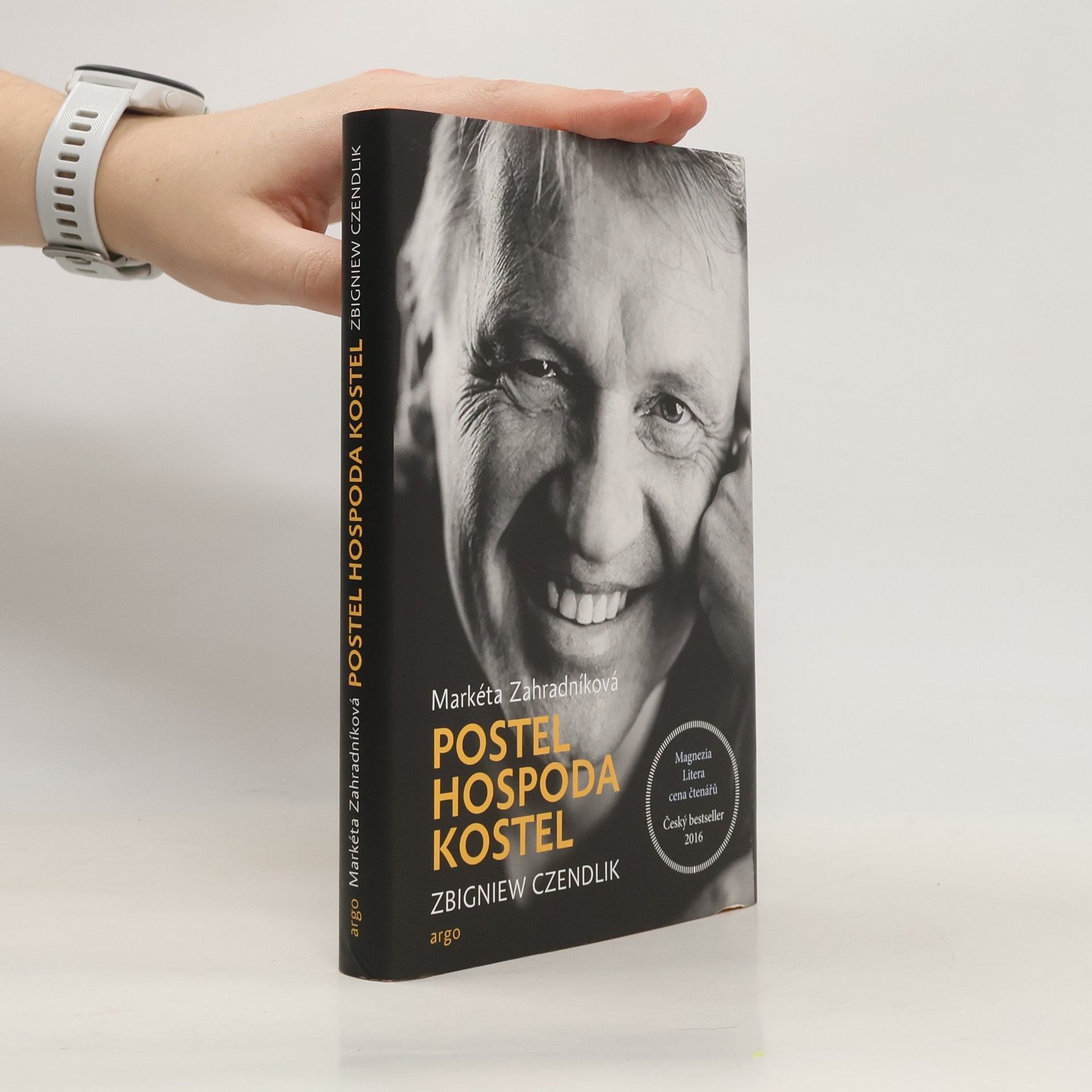 Zbigniew Czendlik Postel, hospoda, kostel