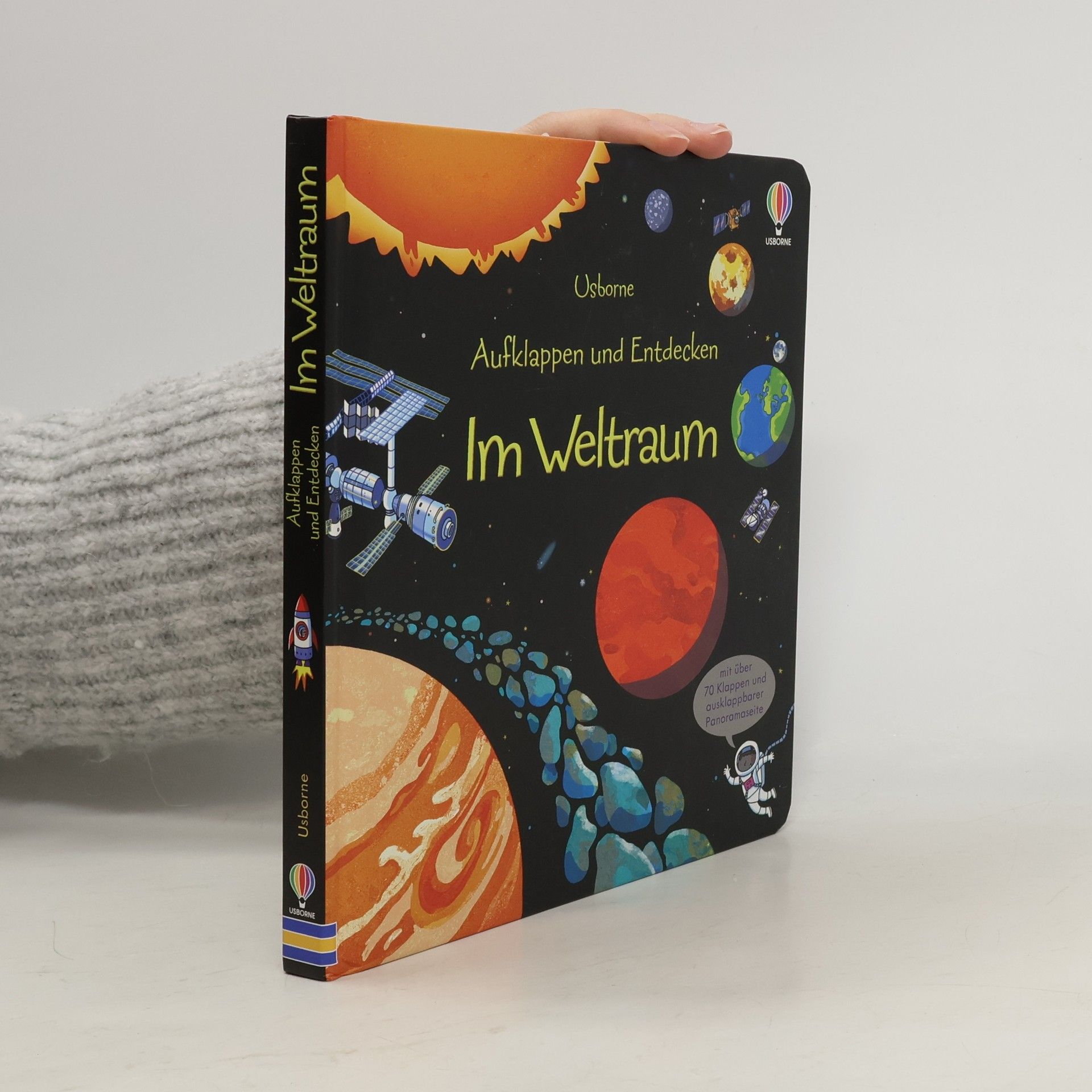 Aufklappen und Entdecken: im Weltraum