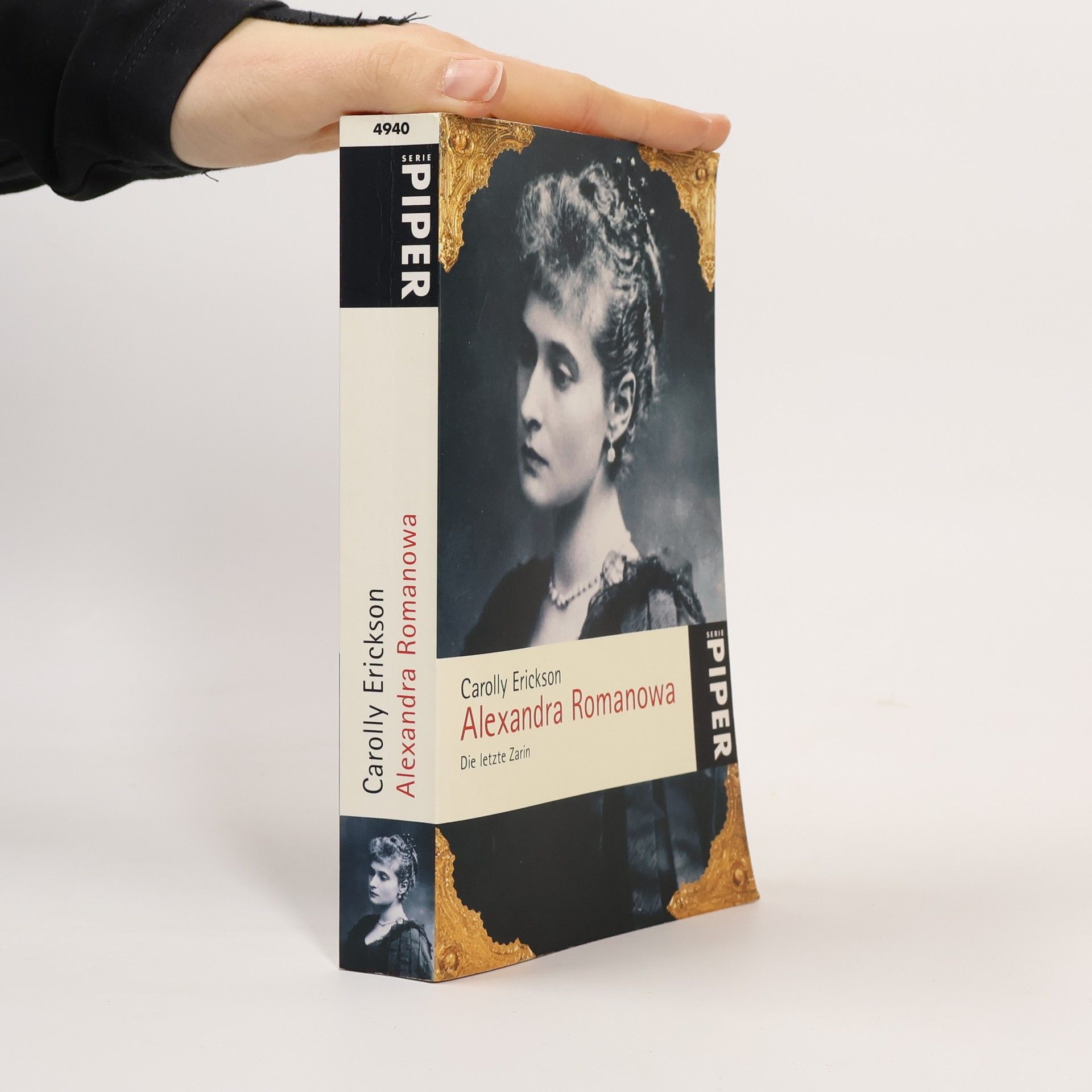 Carolly Erickson Alexandra Romanowa