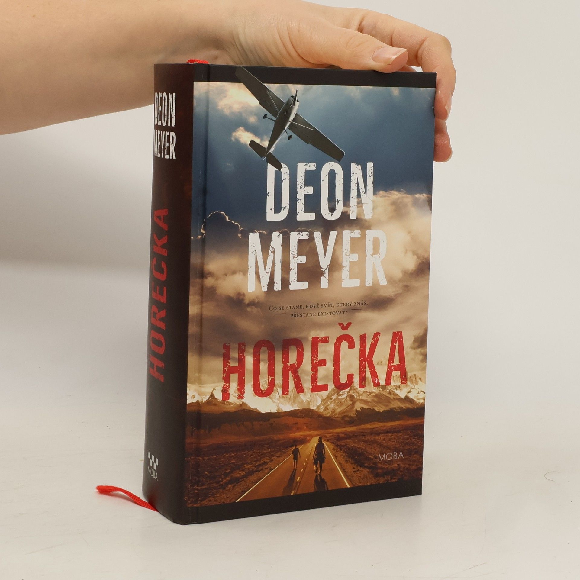 Deon Meyer Horečka. Vyprávění Nicolase Storma o vyšetřování vraždy jeho otce
