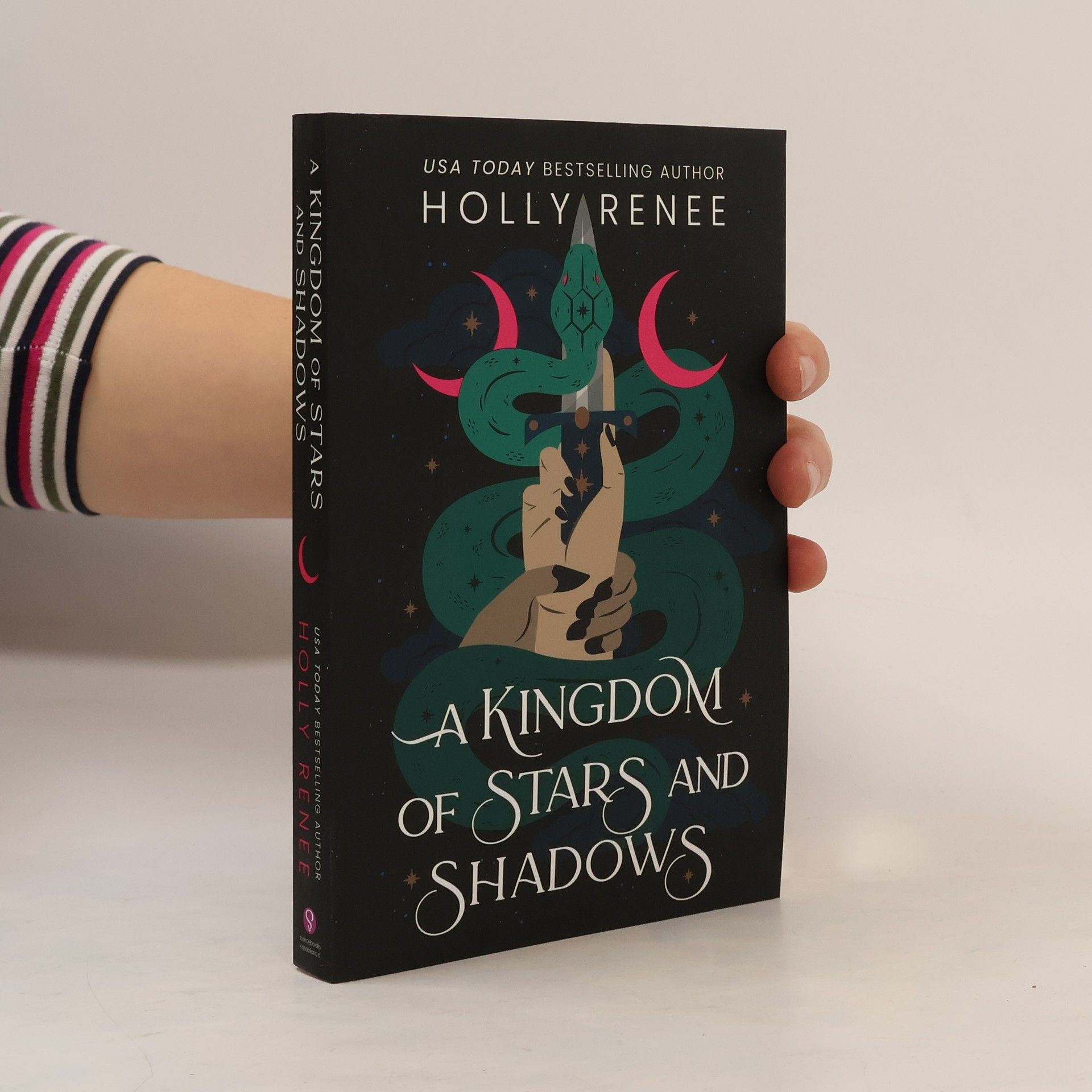 Dark Enemies to Lovers Fantasy Romance Series - 1: A Kingdom of Stars and Shadows