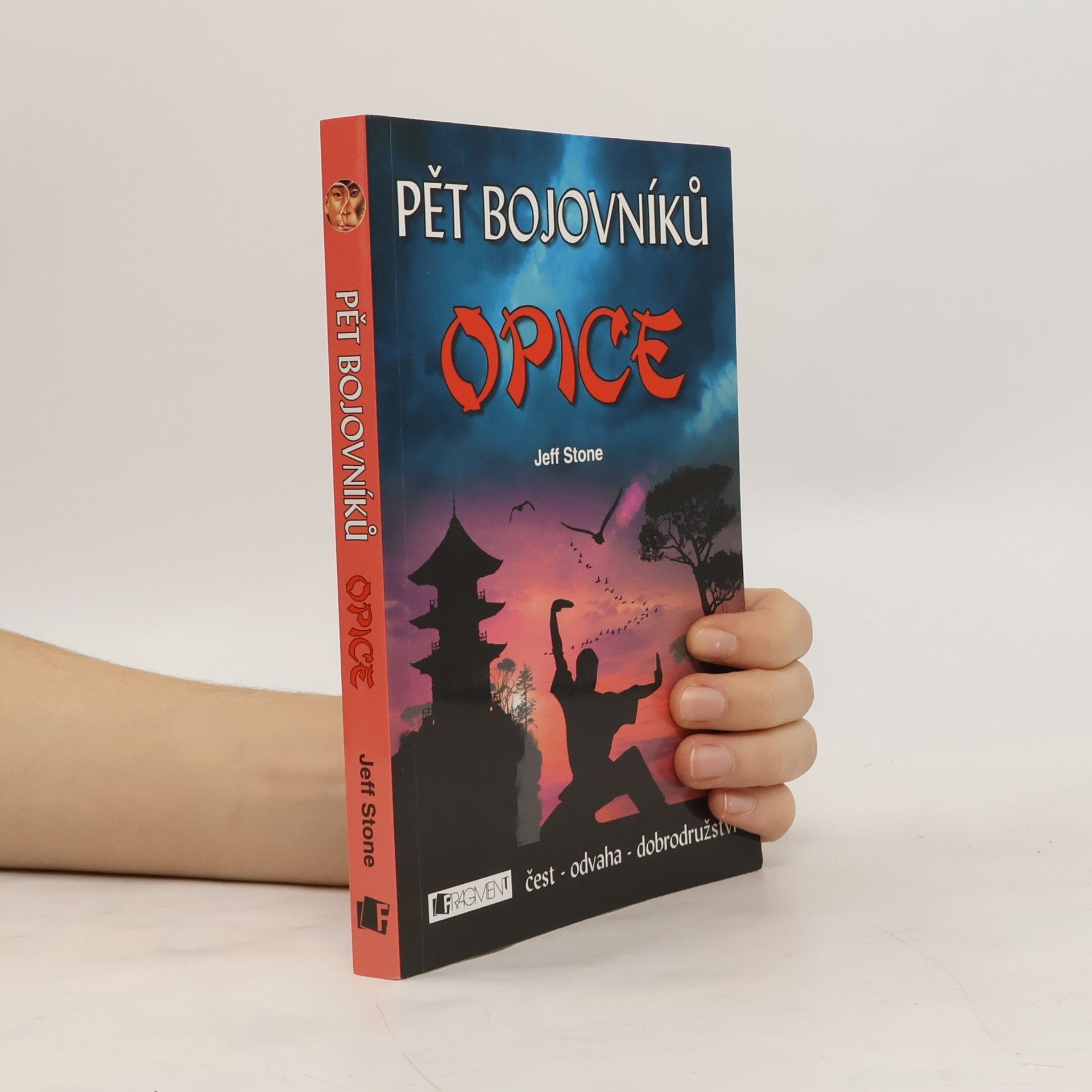 Jeff Stone Pět bojovníků. Opice