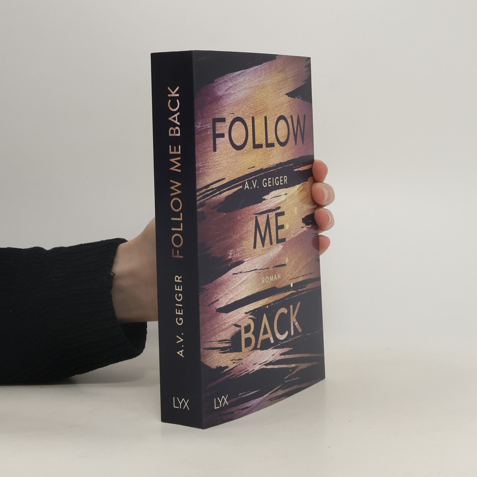 A.V. Geiger Follow me back