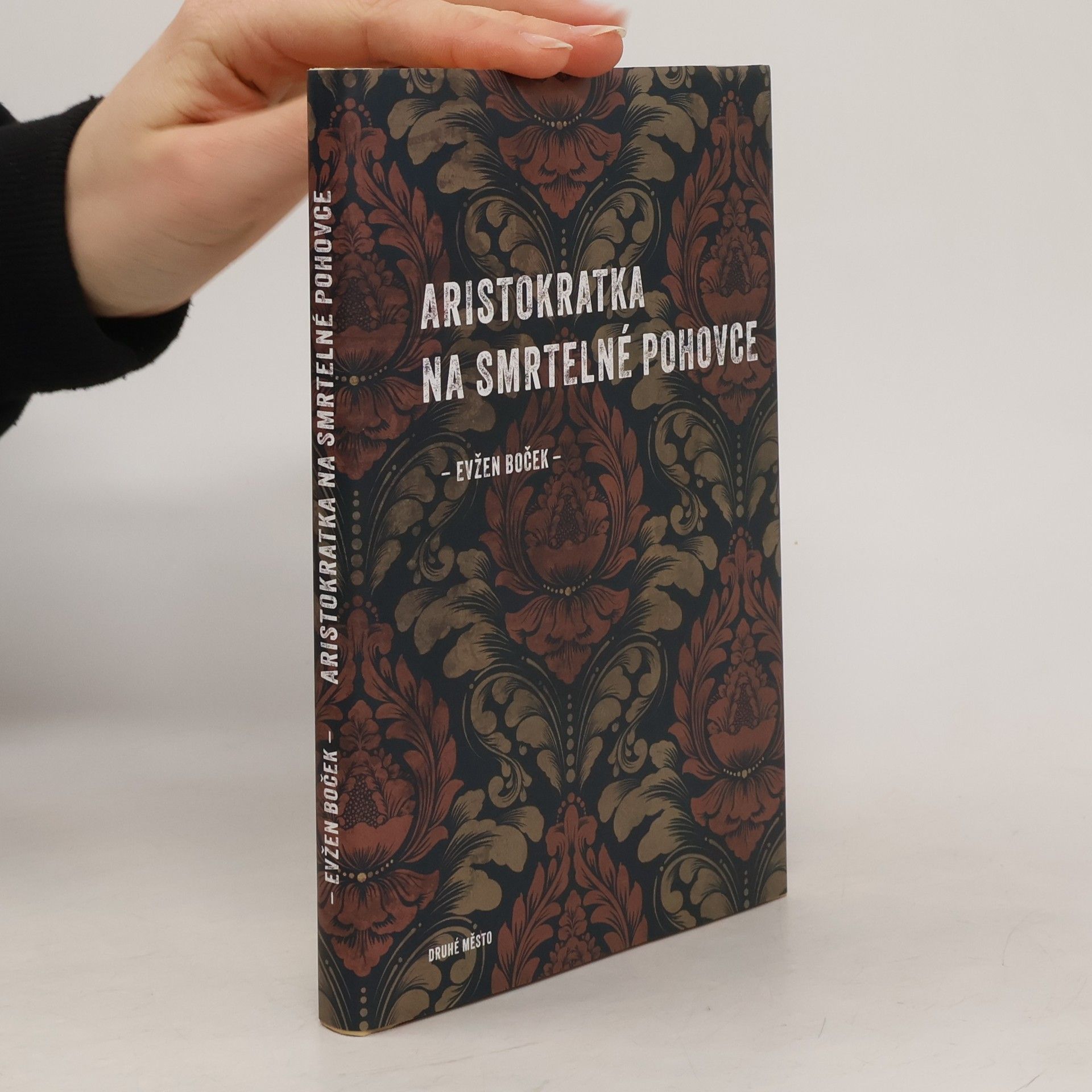 Aristokratka na smrtelné pohovce