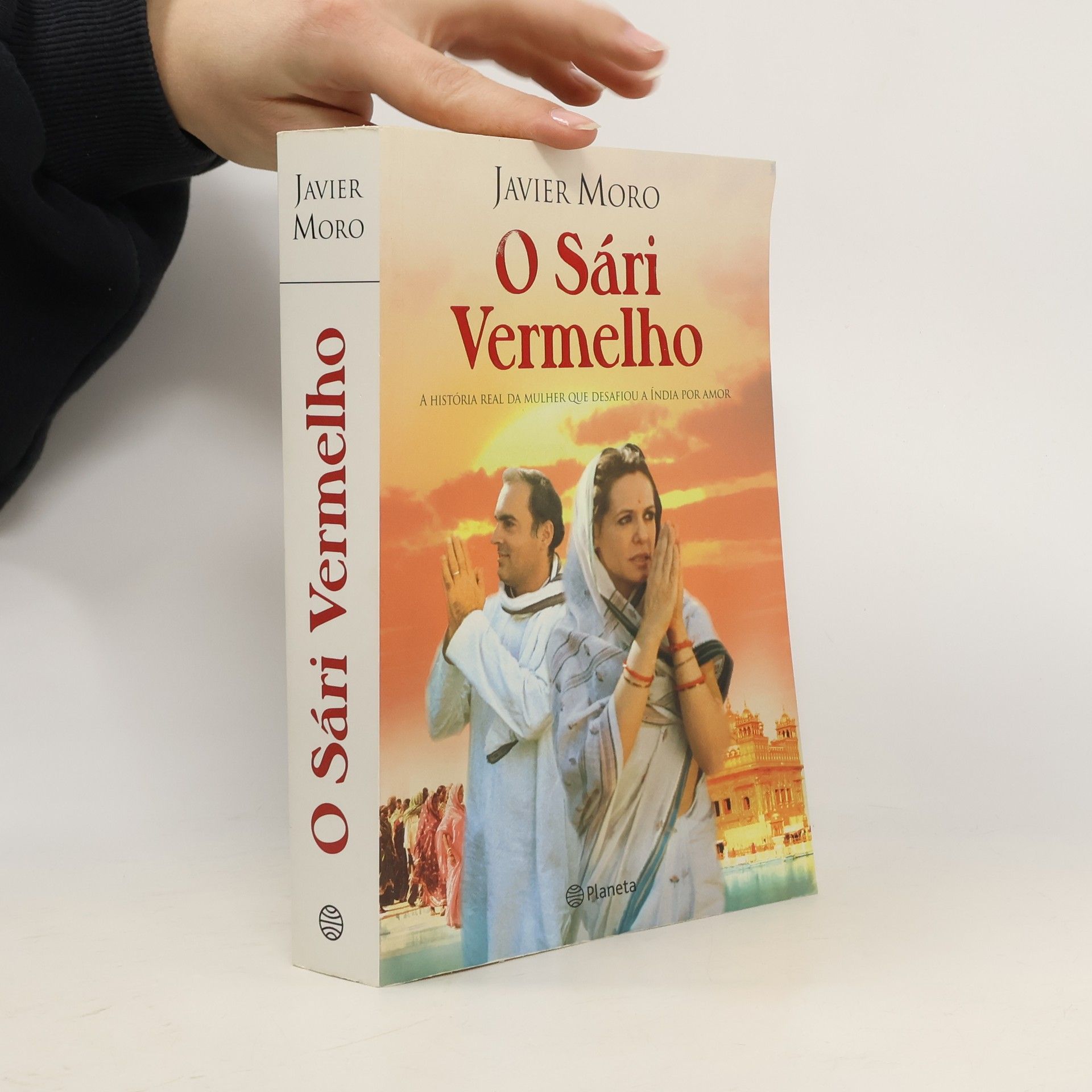 Javier Moro O sári vermelho