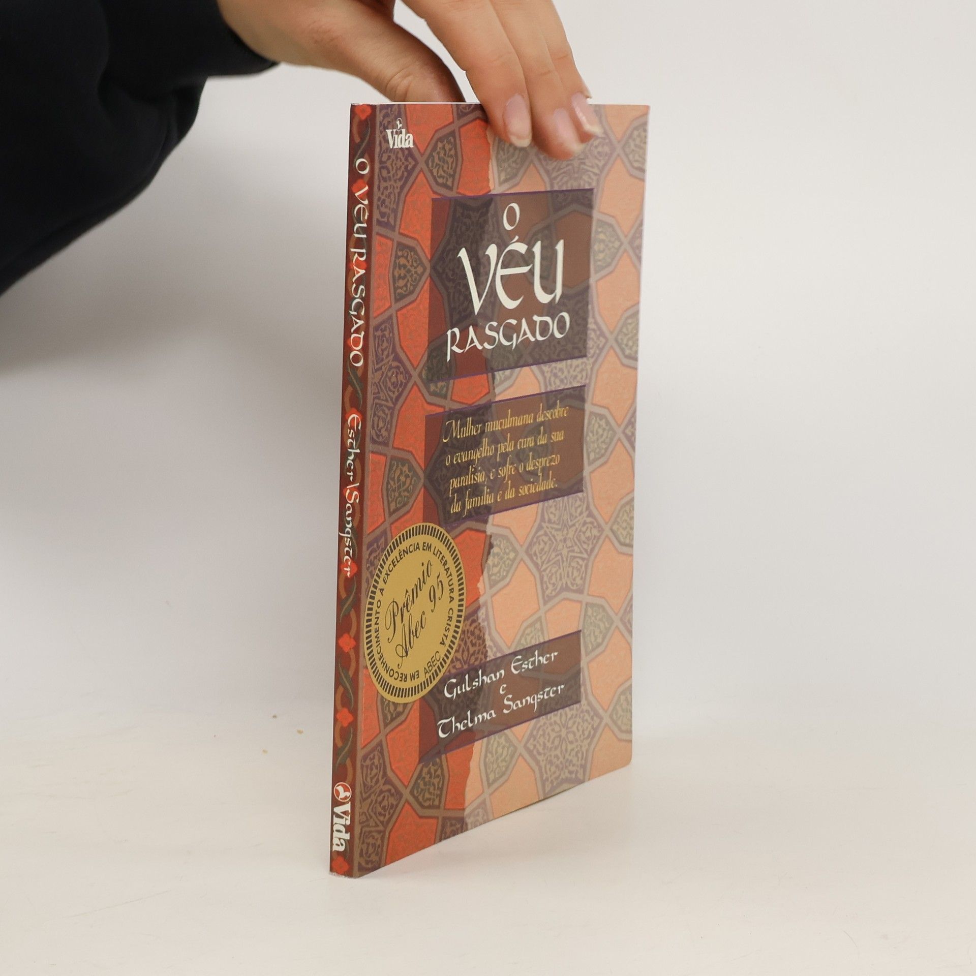 Esther Gulshan-Thelma Sangster O véu rasgado