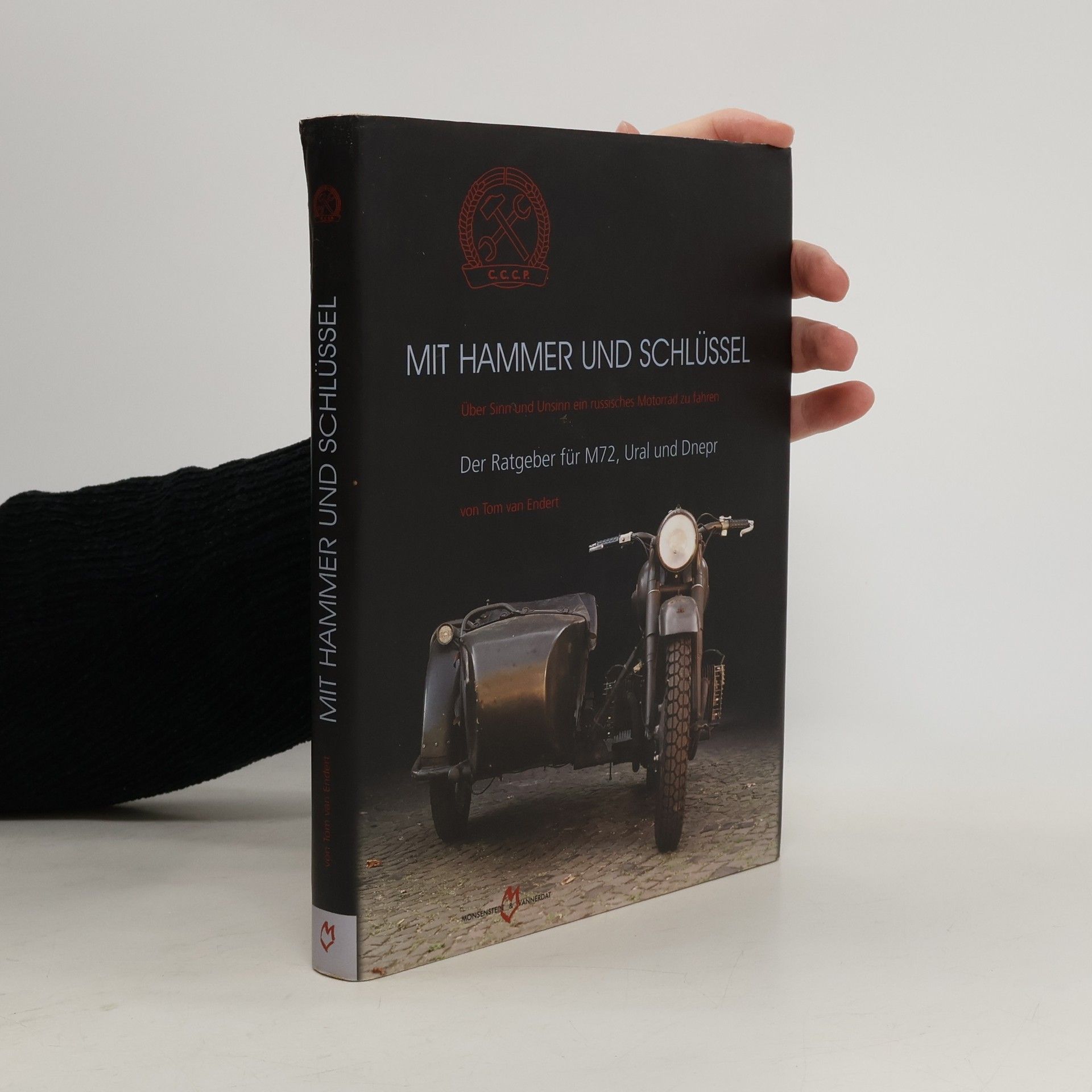 Mit Hammer und Schlüssel