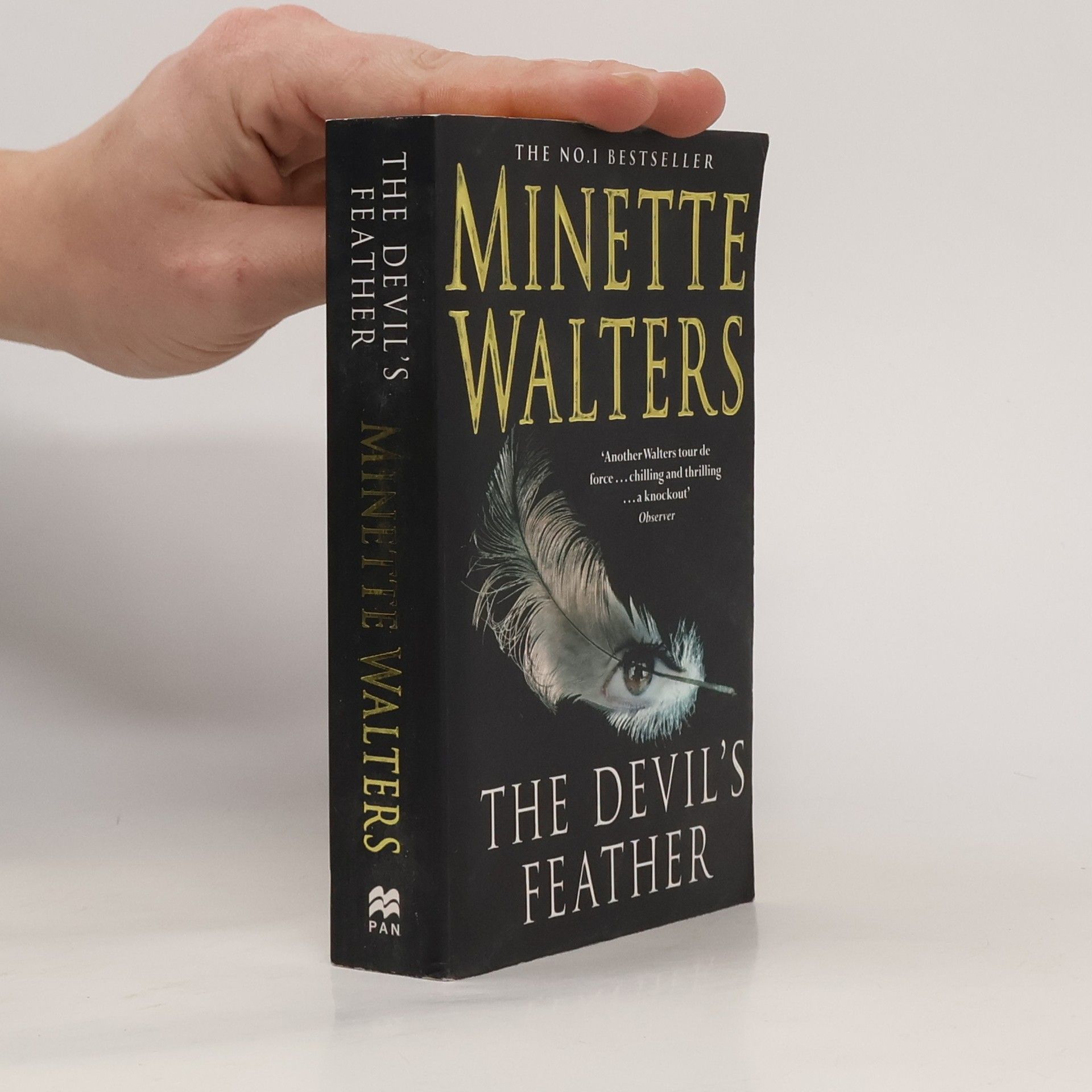 Minette Walter The Devil's feather