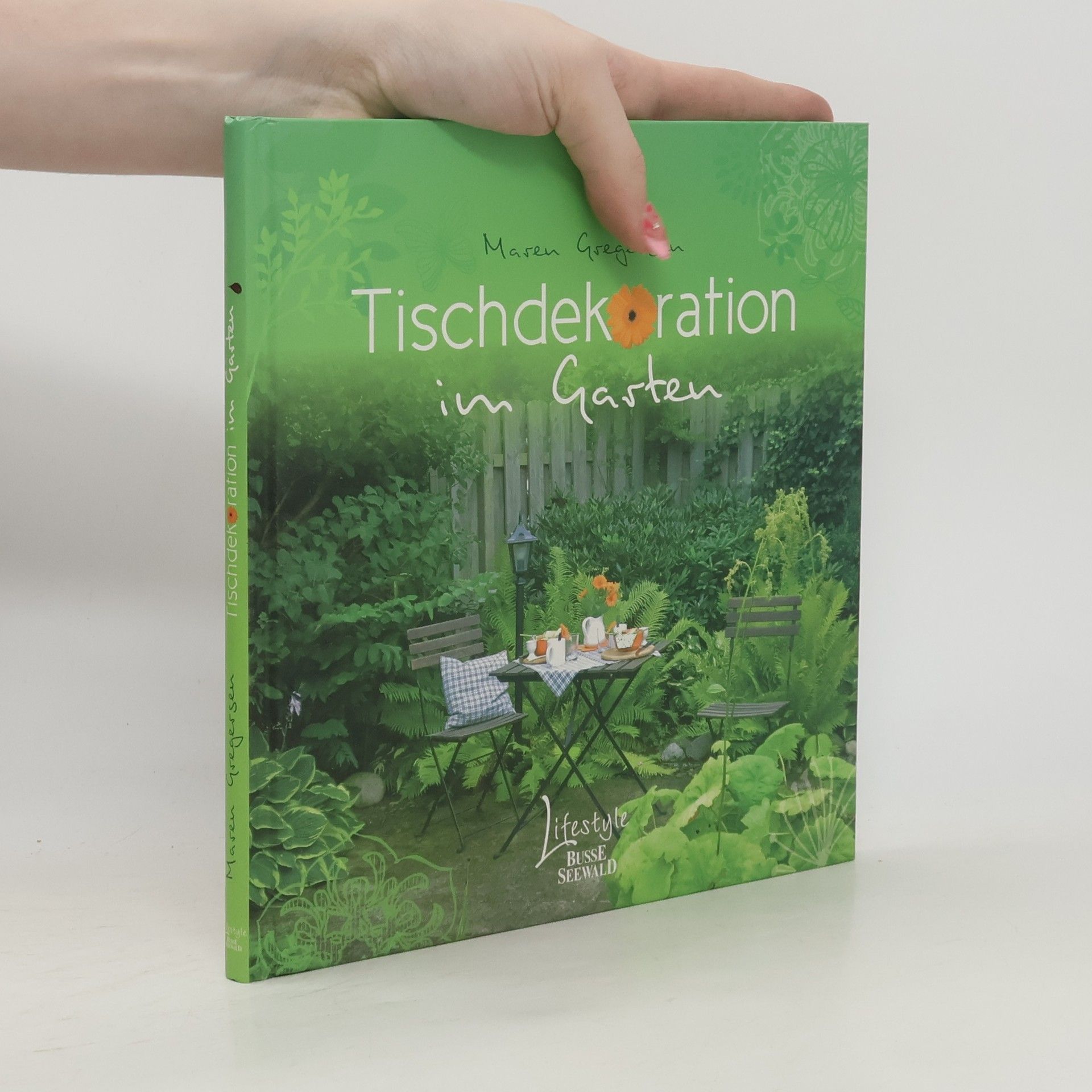 Tischdekoration im Garten