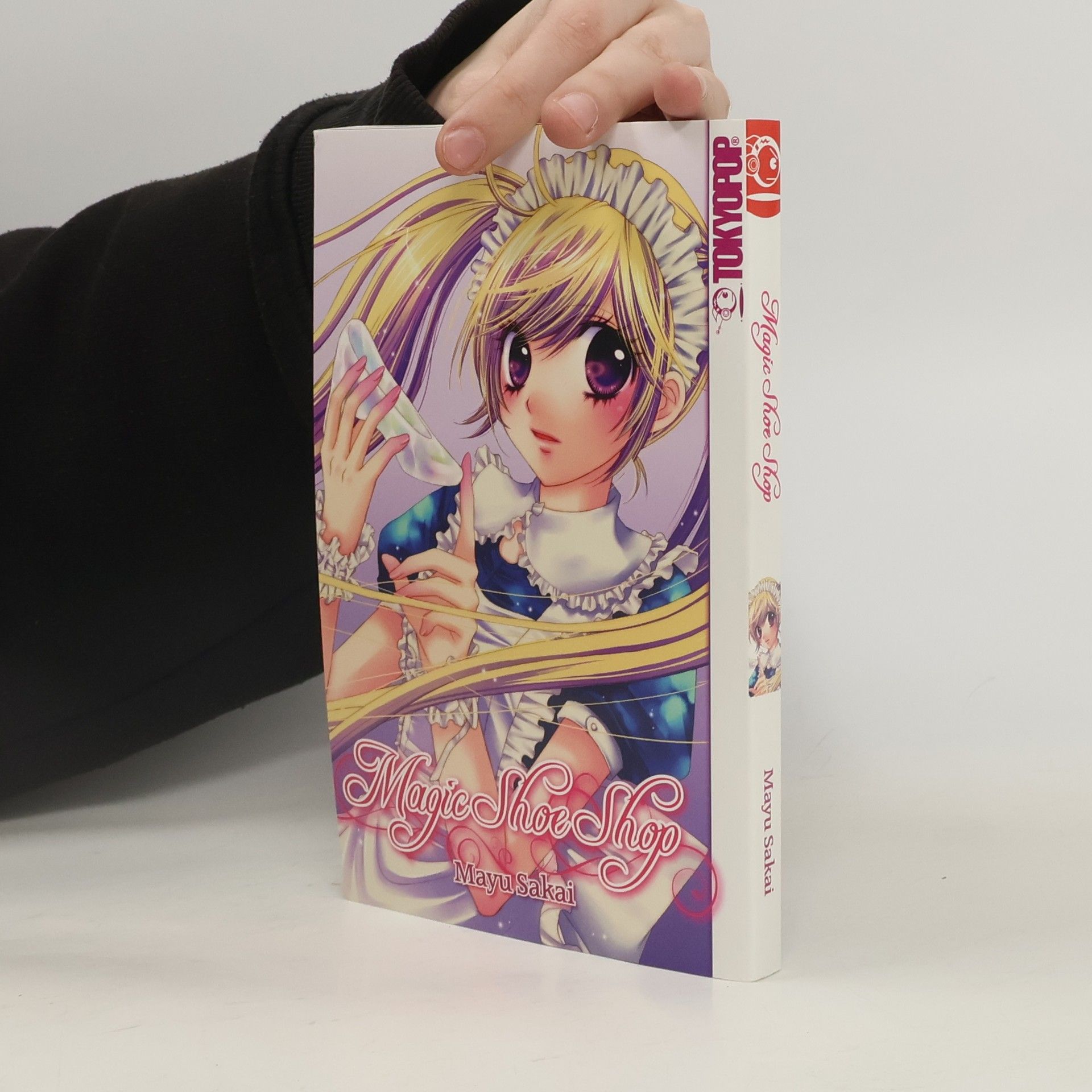 Mayu Sakai Magic shoe shop