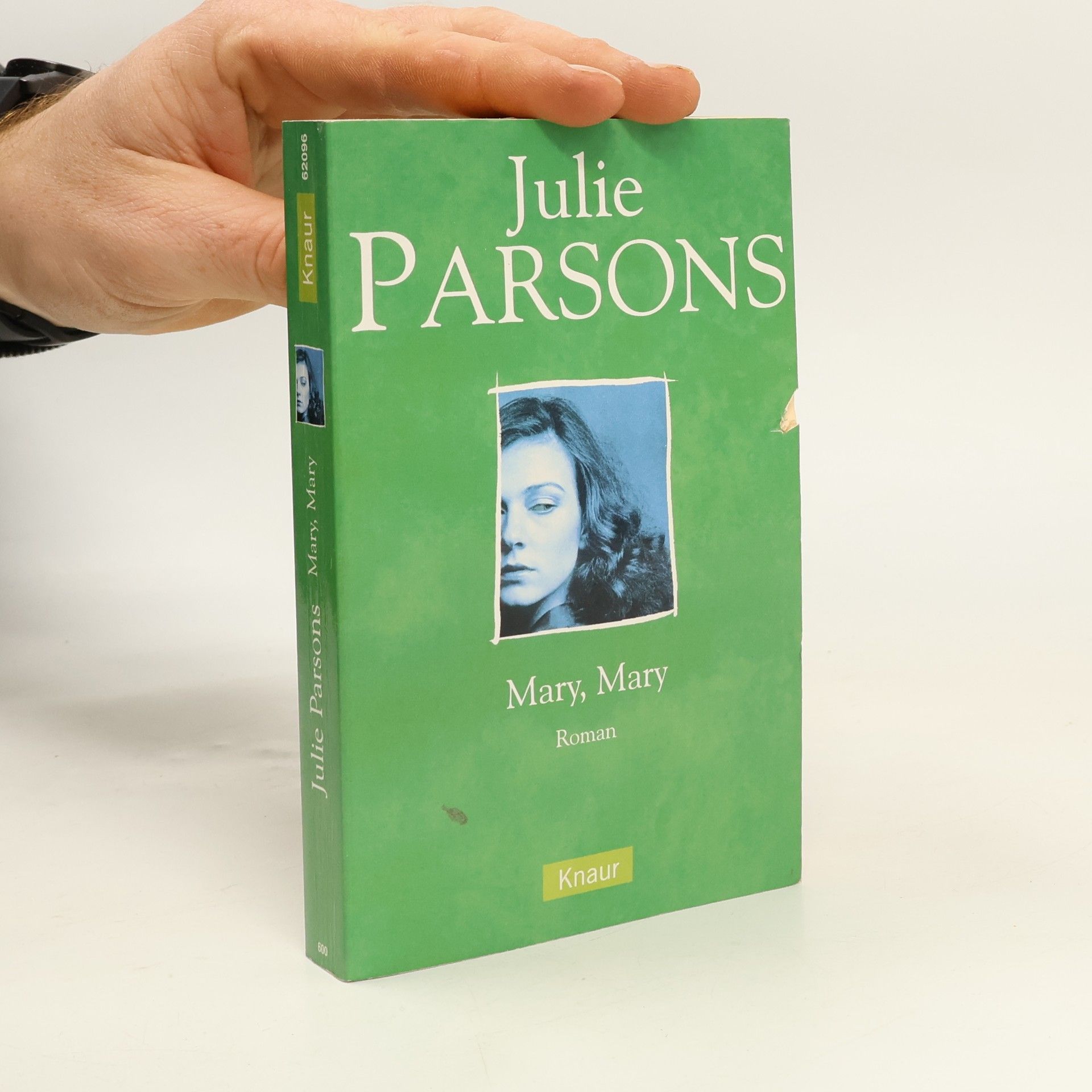 Julie Parsons Mary, Mary