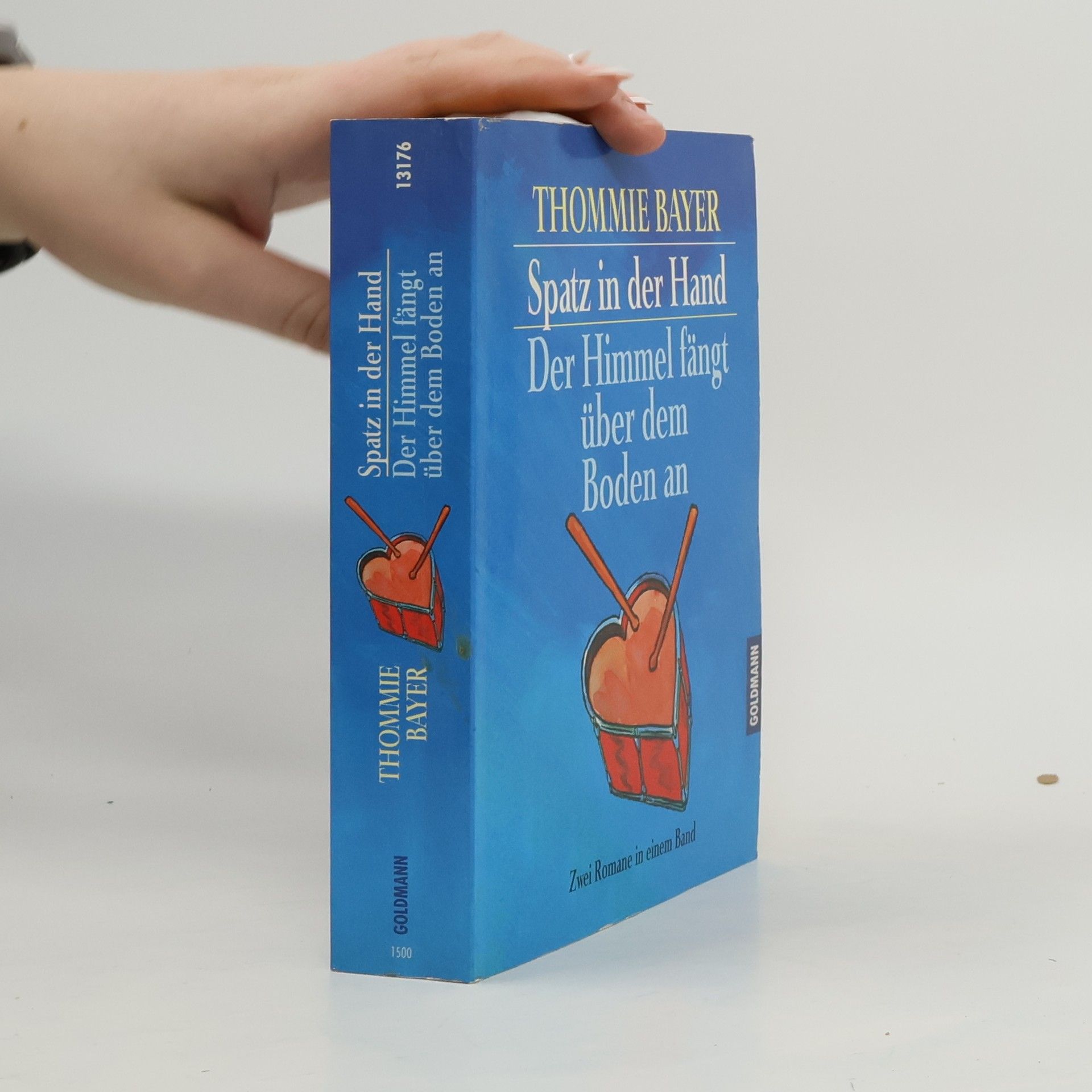 Thommie Bayer Spatz in der Hand