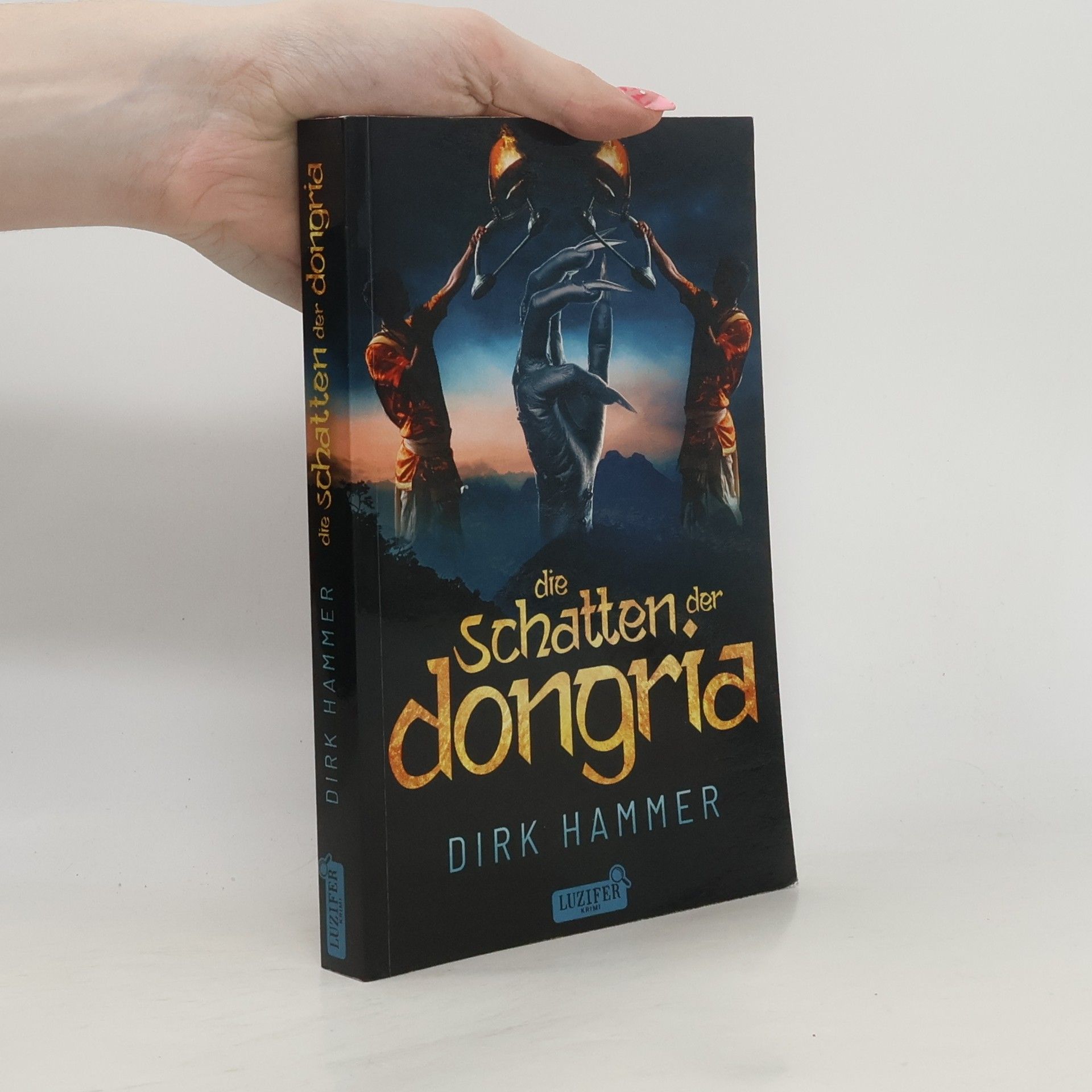 DIE SCHATTEN DER DONGRIA. Thriller