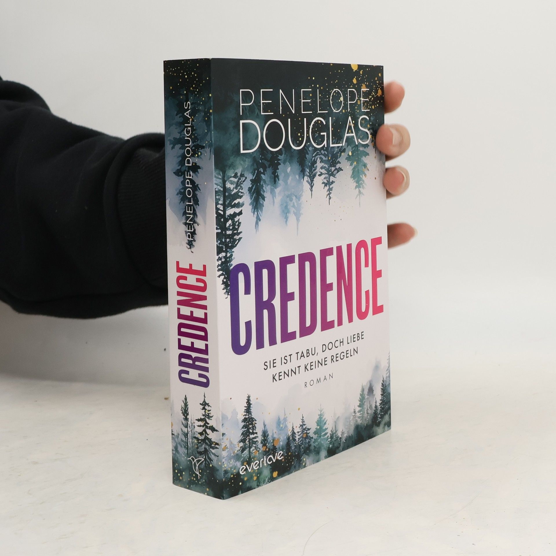 Credence - Sie ist tabu, doch Liebe kennt keine Regeln