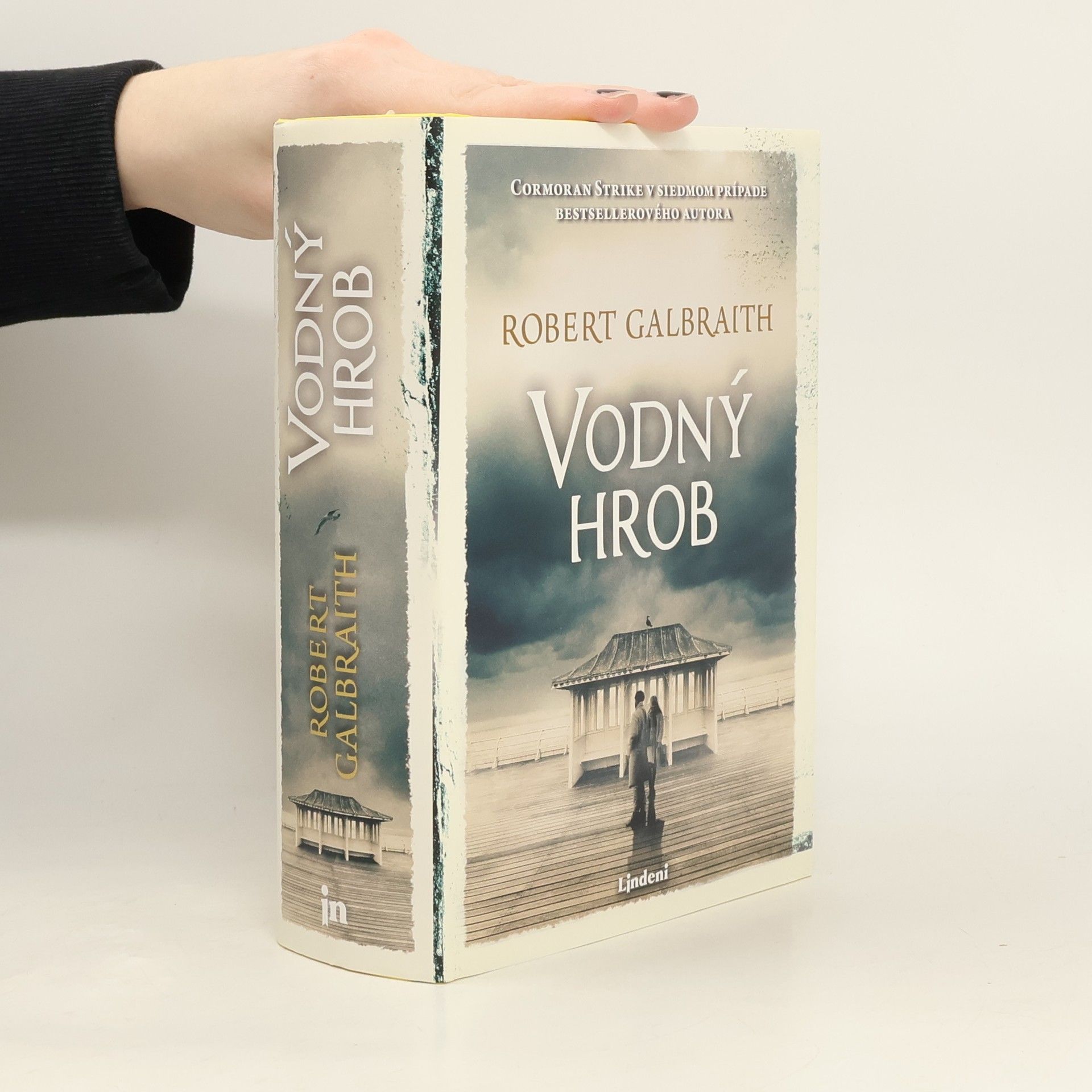 J. K. Rowling Vodný hrob