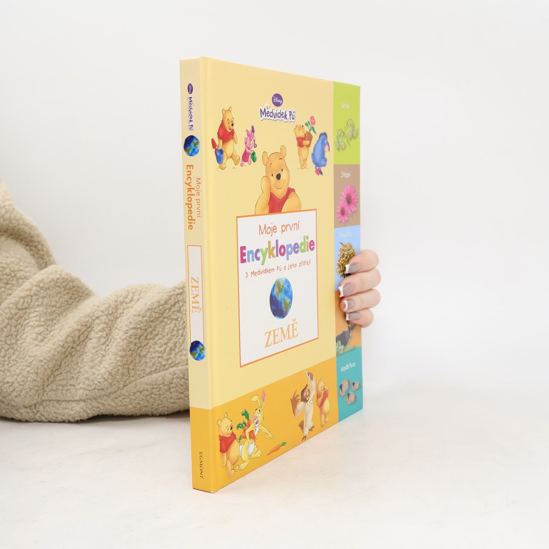 Země. Moje první encyklopedie s Medvídkem Pú a jeho přáteli.