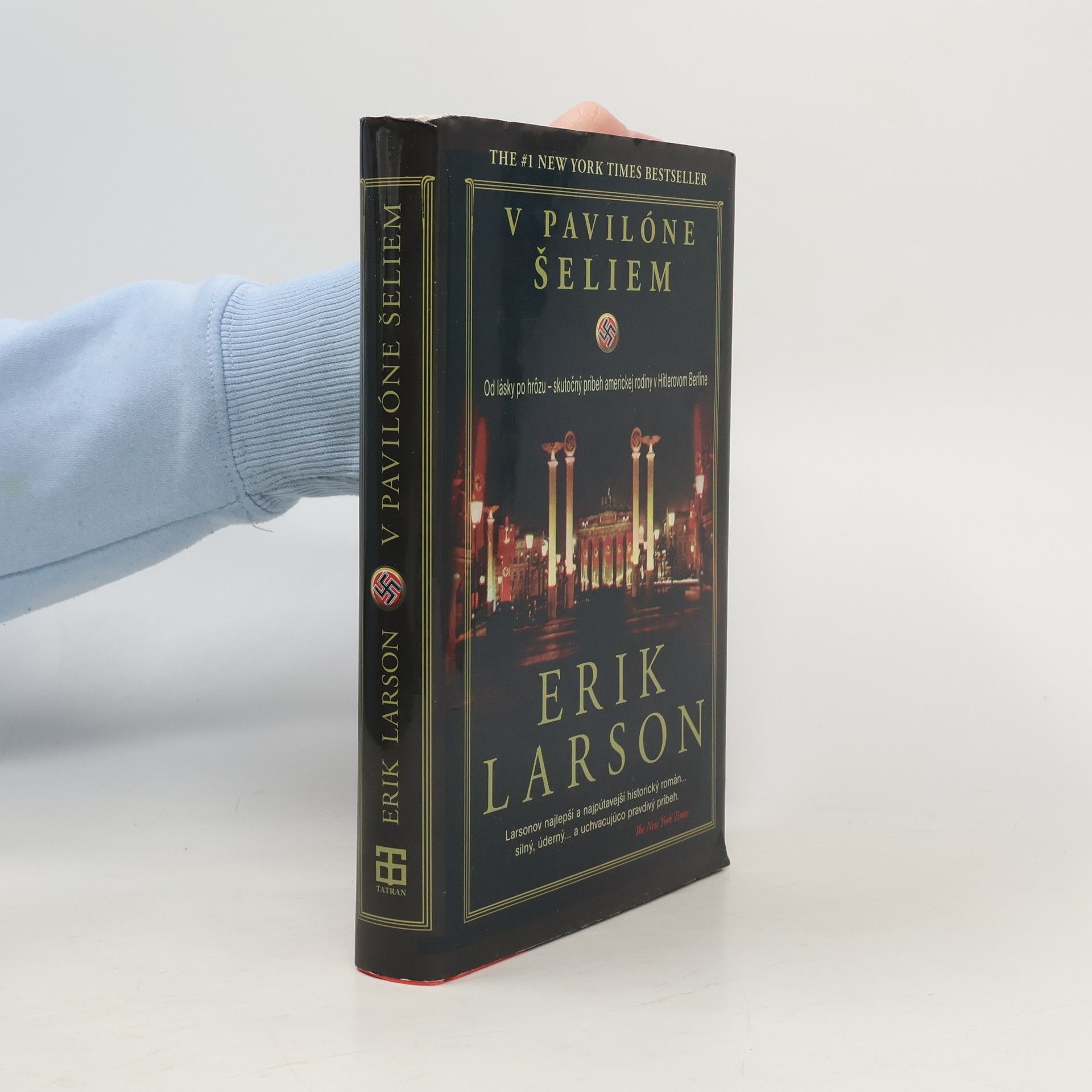 Erik Larson V pavilóne šeliem