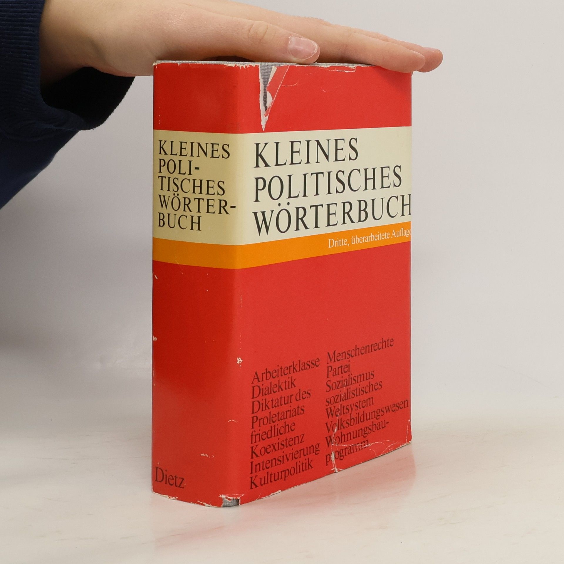 Collectif d'auteurs Kleines Politisches Wörterbuch