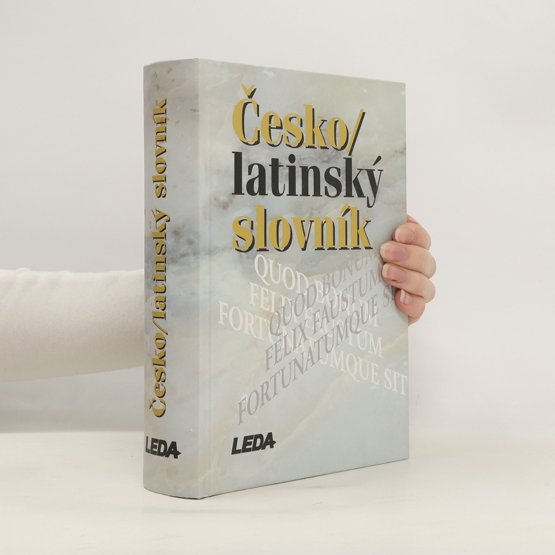 Česko-latinský slovník starověké i současné latiny