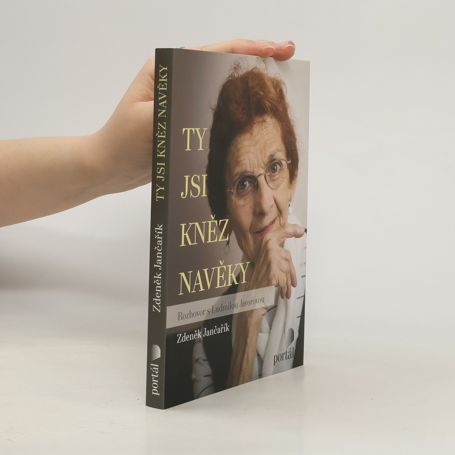 Ty jsi kněz navěky. Rozhovor s Ludmilou Javorovou