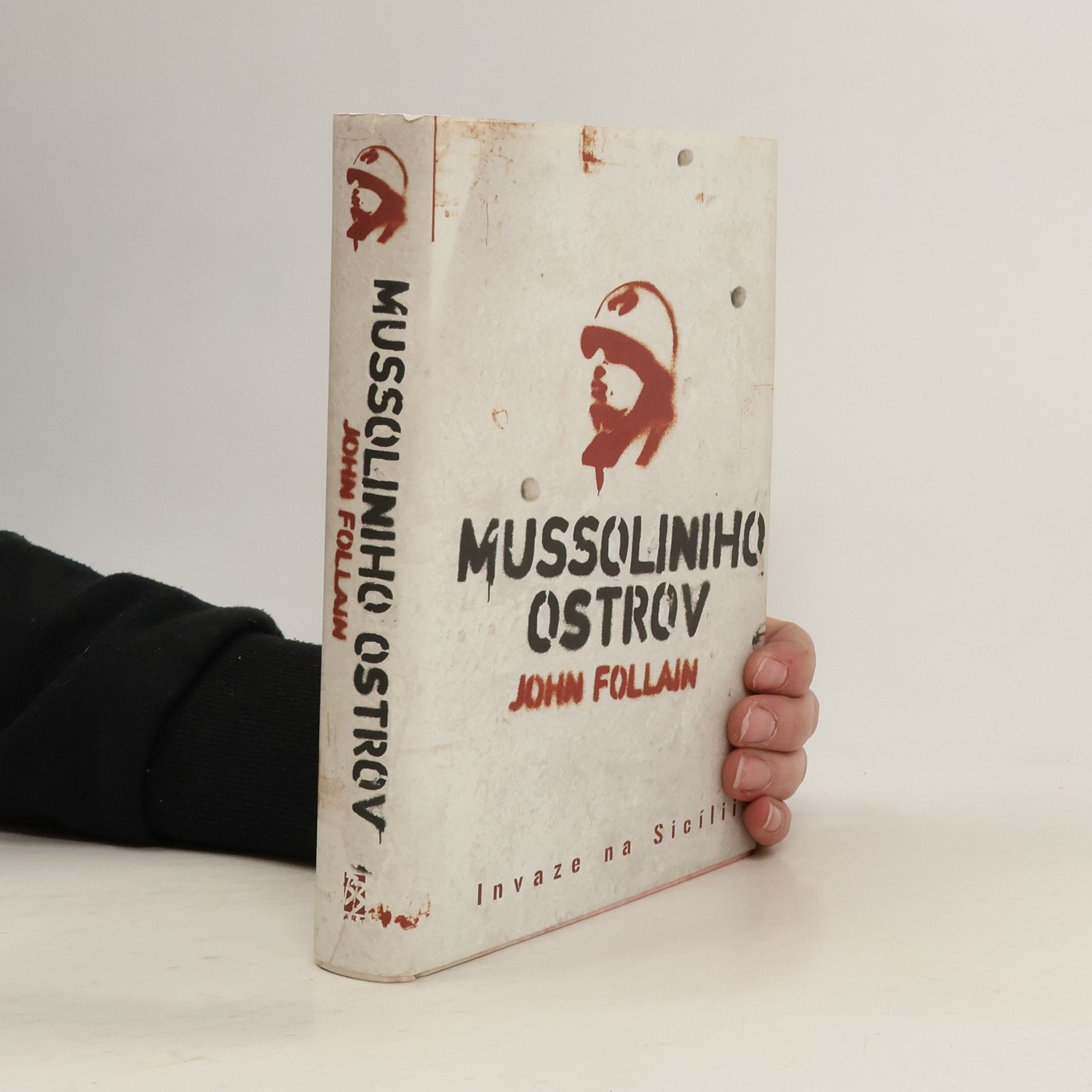 John Follain Mussoliniho ostrov : Invaze na Sicílii