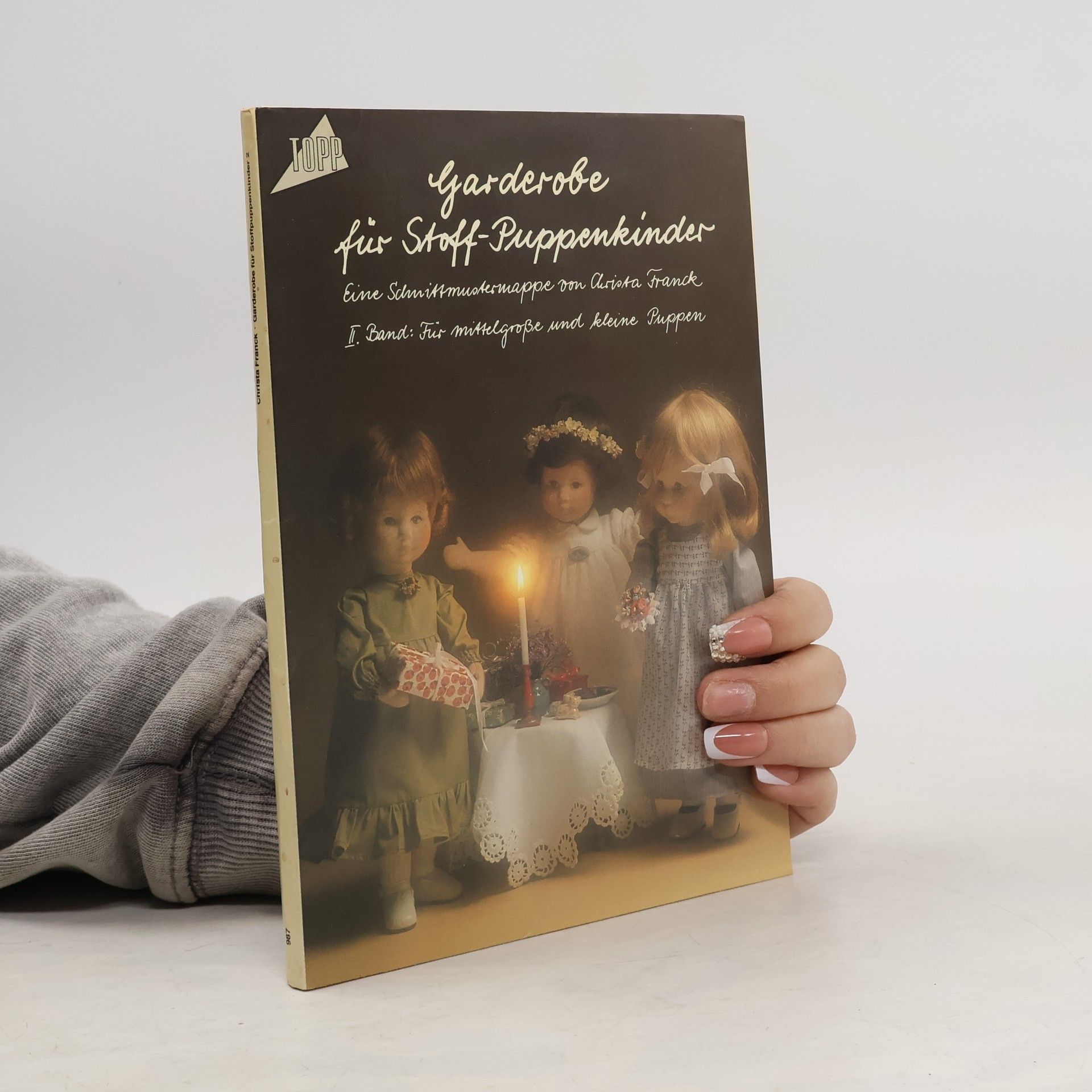 Garderobe für Stoff-Puppenkinder