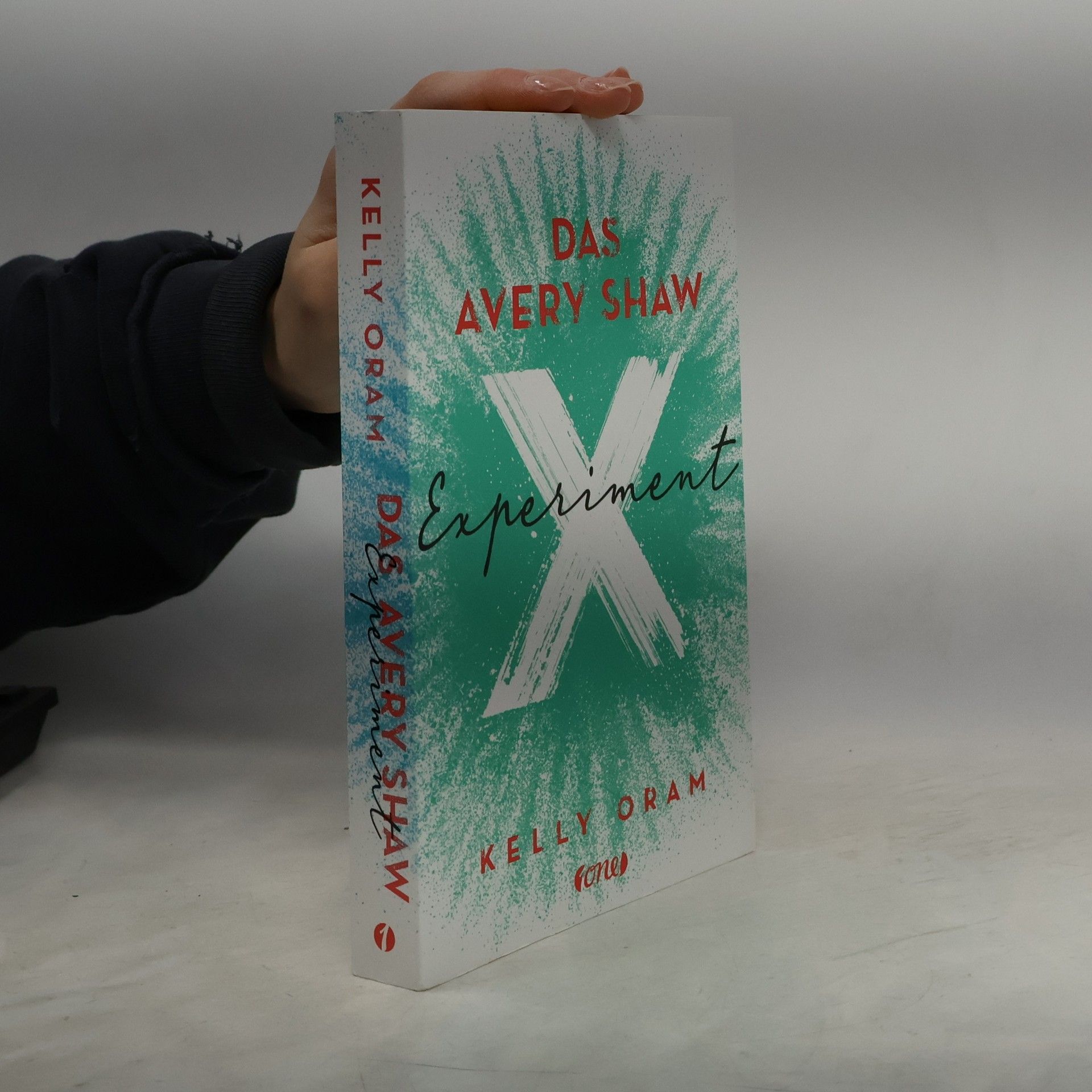 Kelly Oram Das Avery Shaw Experiment