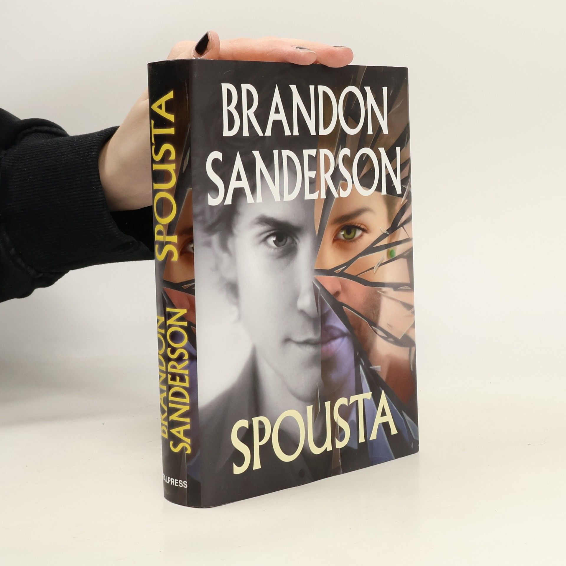 Brandon Sanderson Spousta