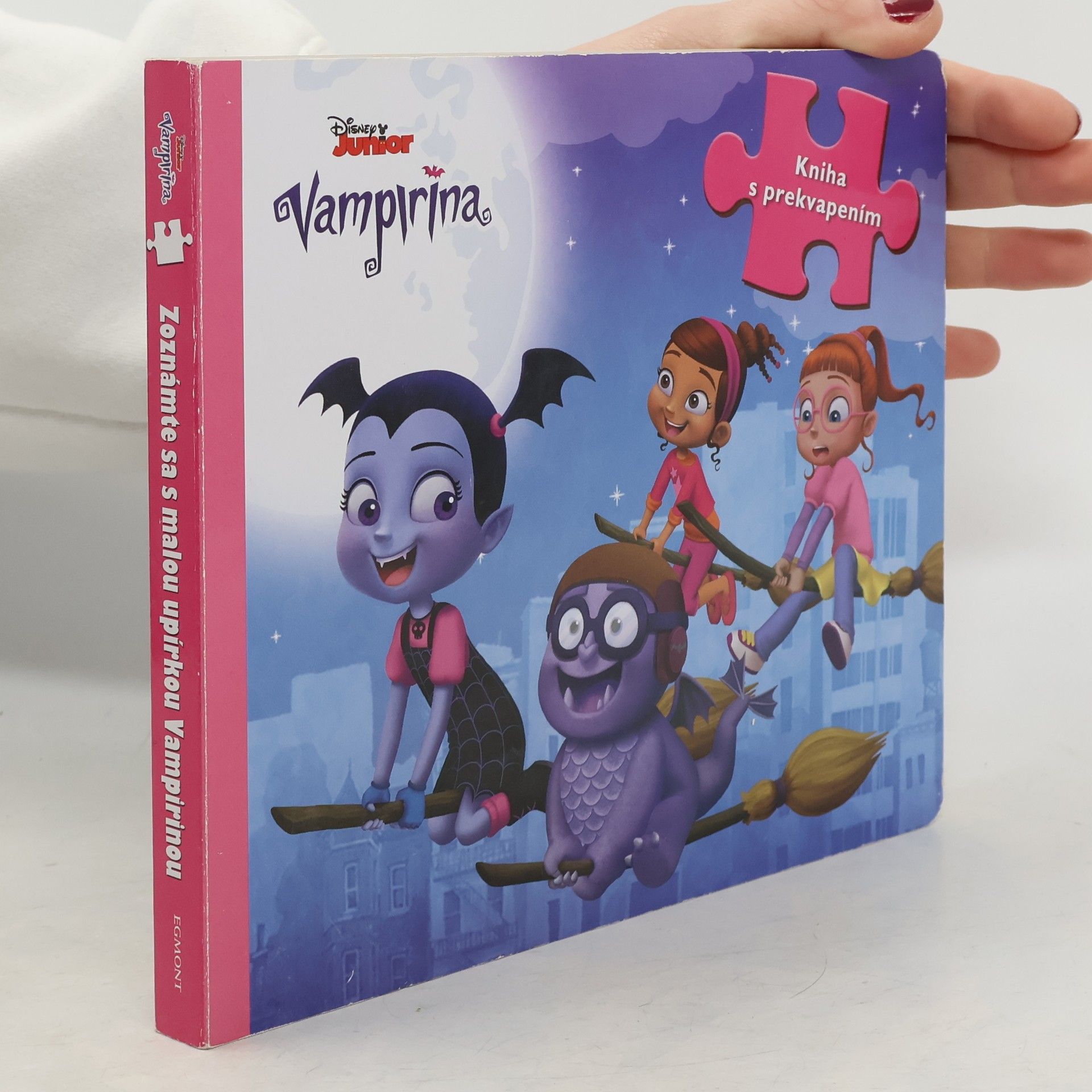 AA.VV. Vampirina. Kniha s prekvapením