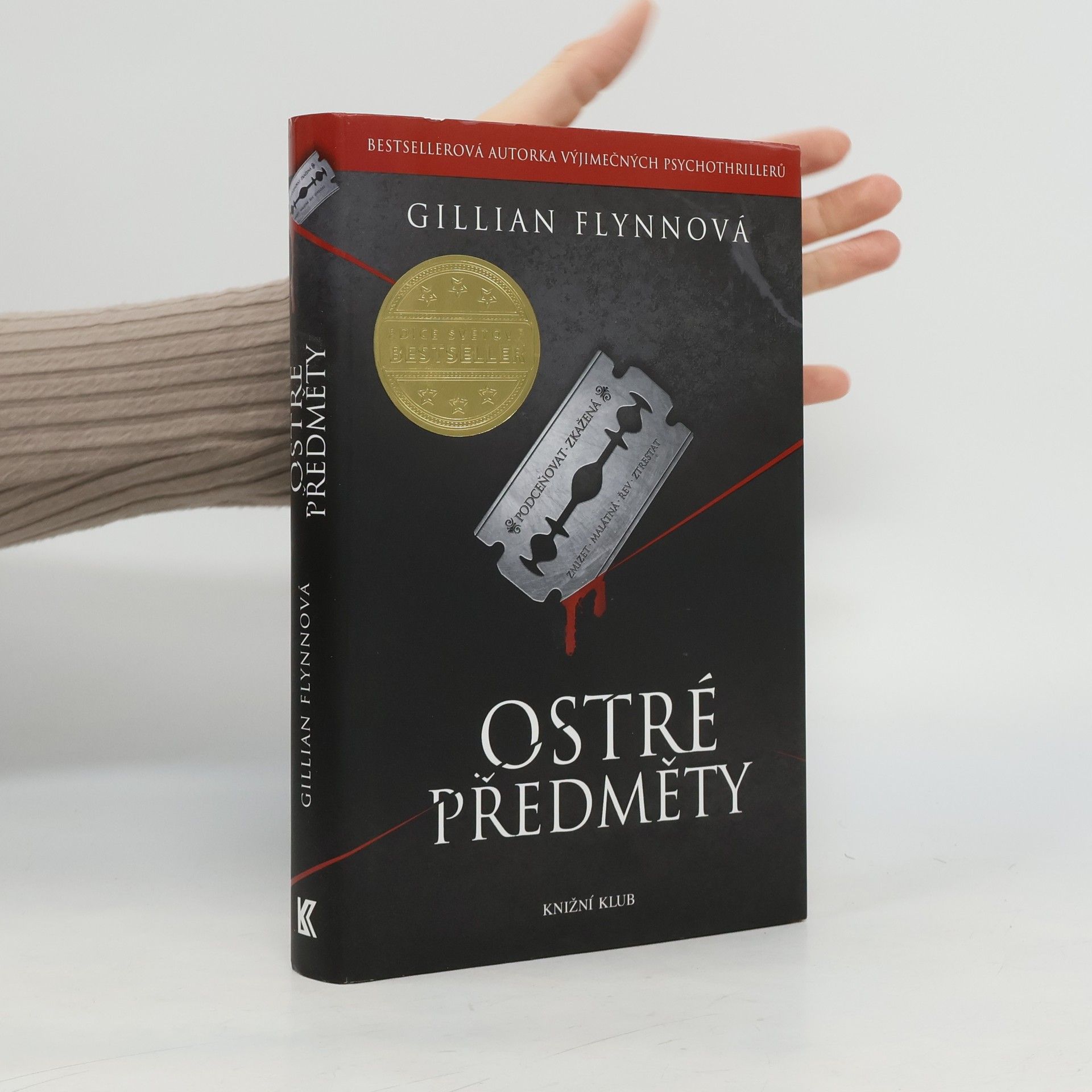 Gillian Flynn Ostré předměty