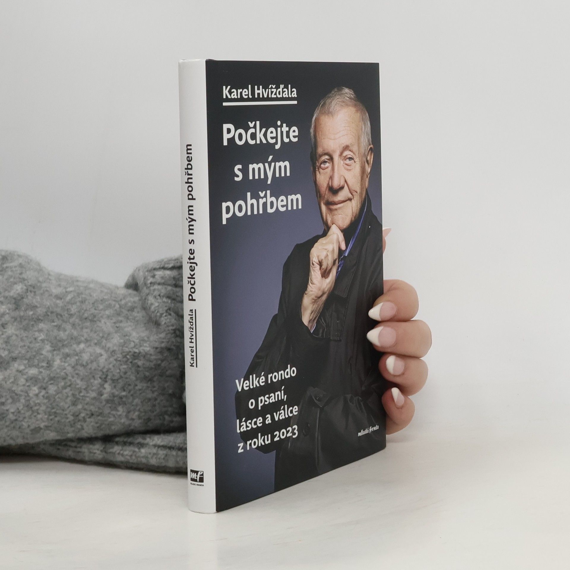 Počkejte s mým pohřbem