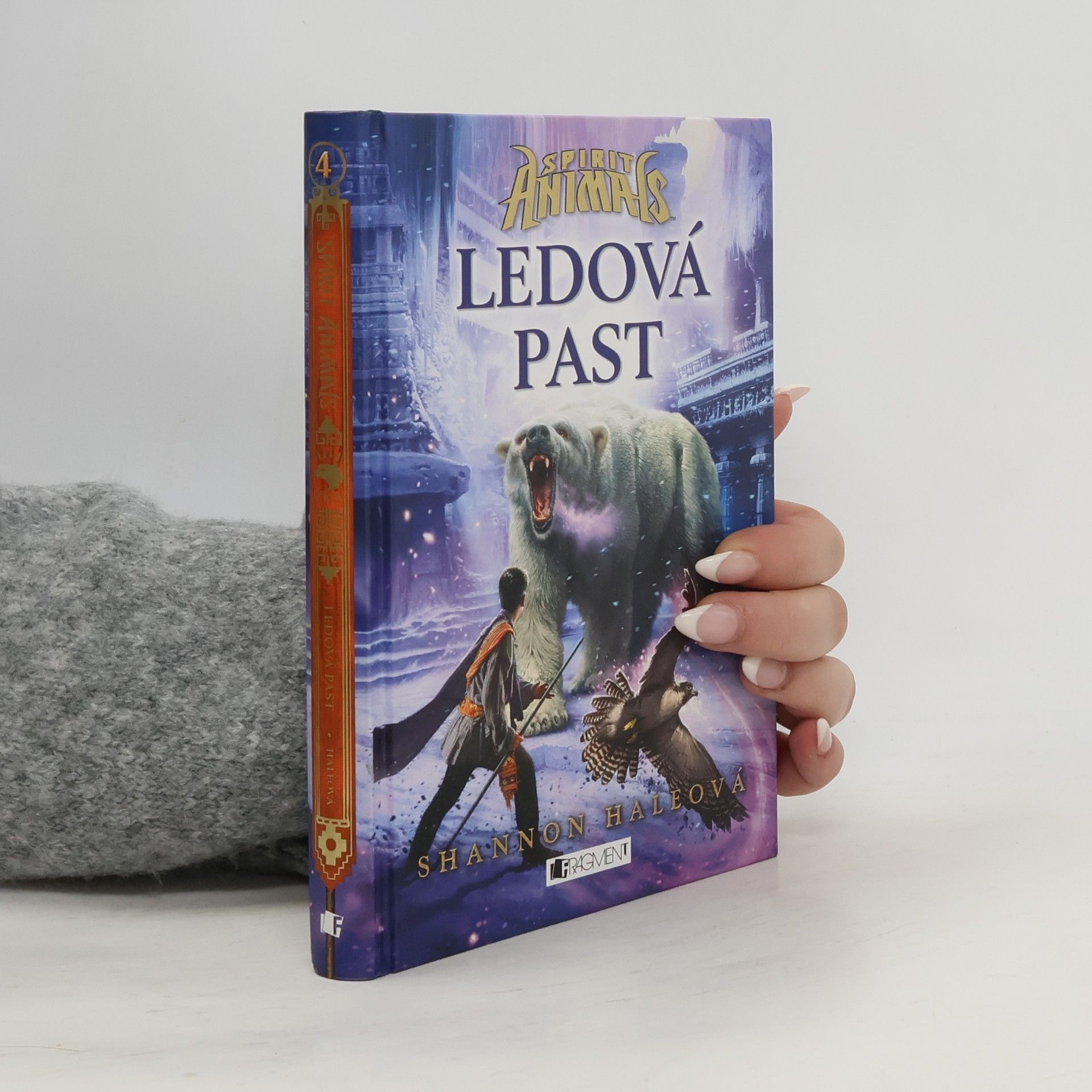 Shannon Hale Ledová past